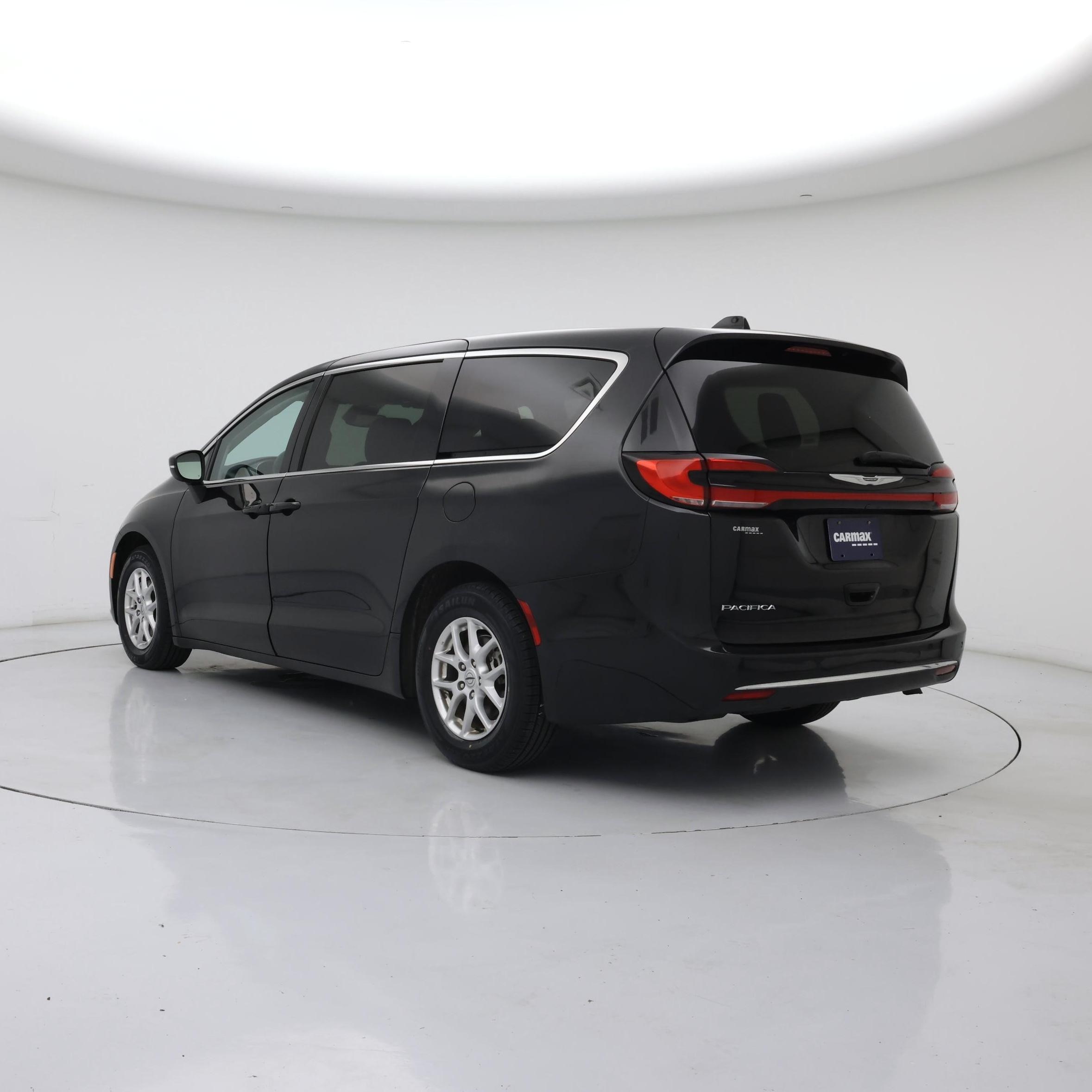 Thumbnail: 2023 Chrysler Pacifica - 2