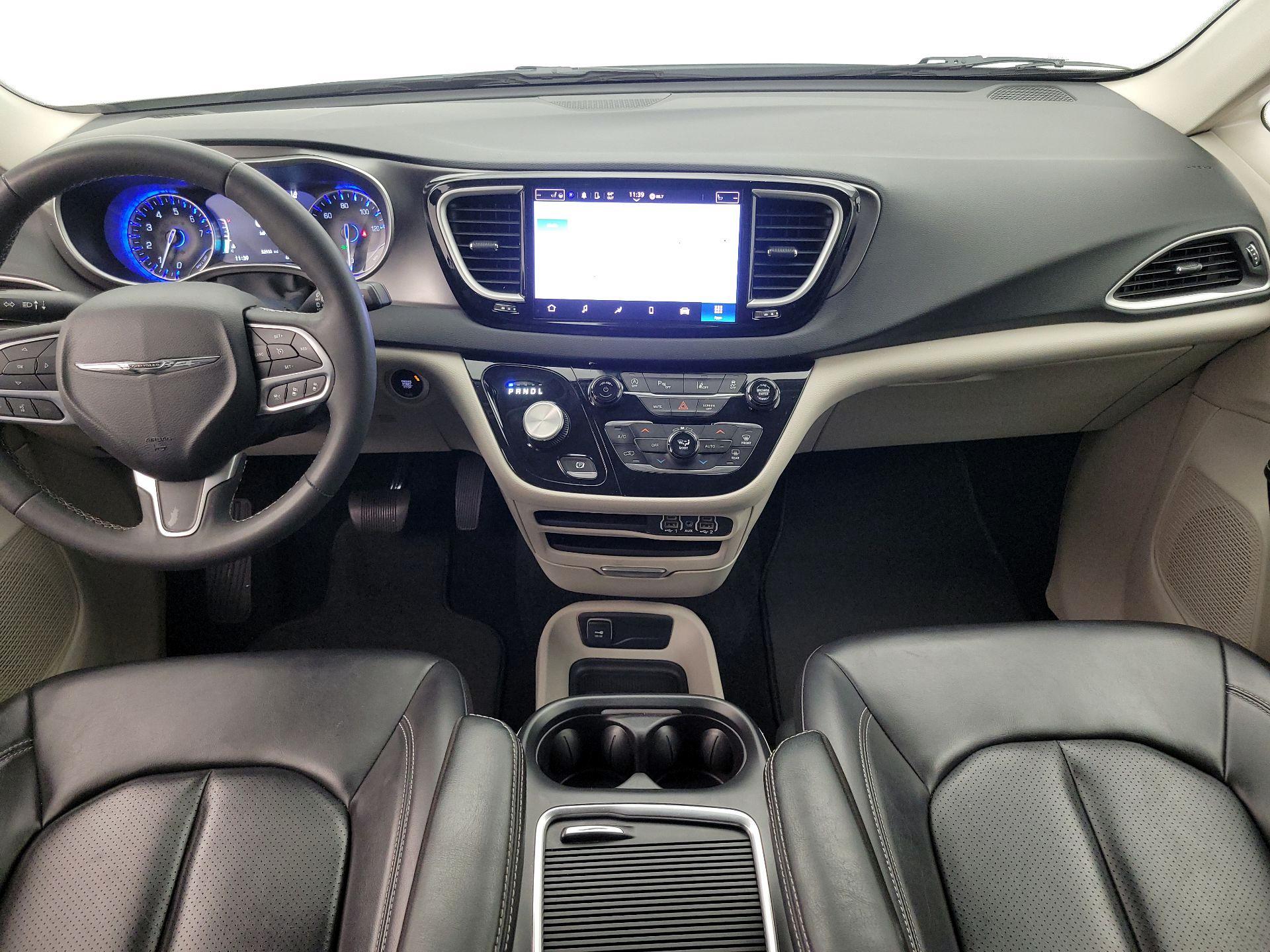 Thumbnail: 2023 Chrysler Pacifica - 9