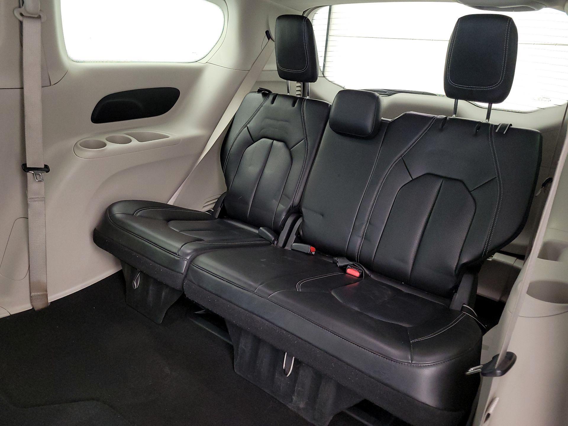 Thumbnail: 2023 Chrysler Pacifica - 20