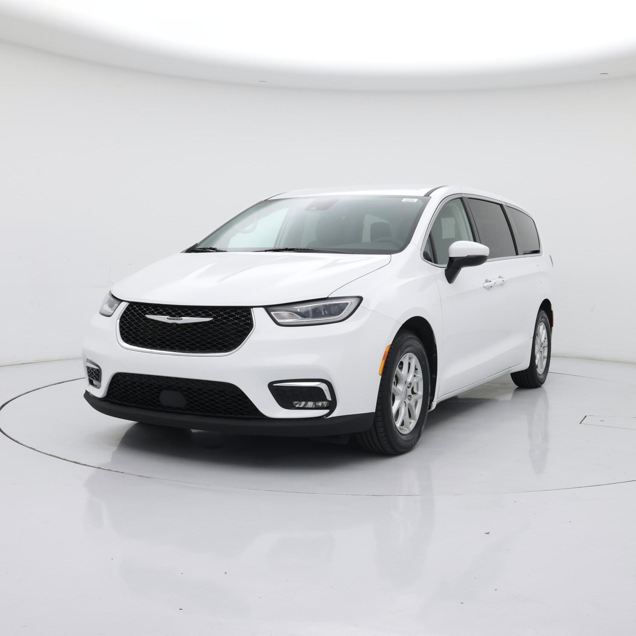 Thumbnail: 2023 Chrysler Pacifica - 4