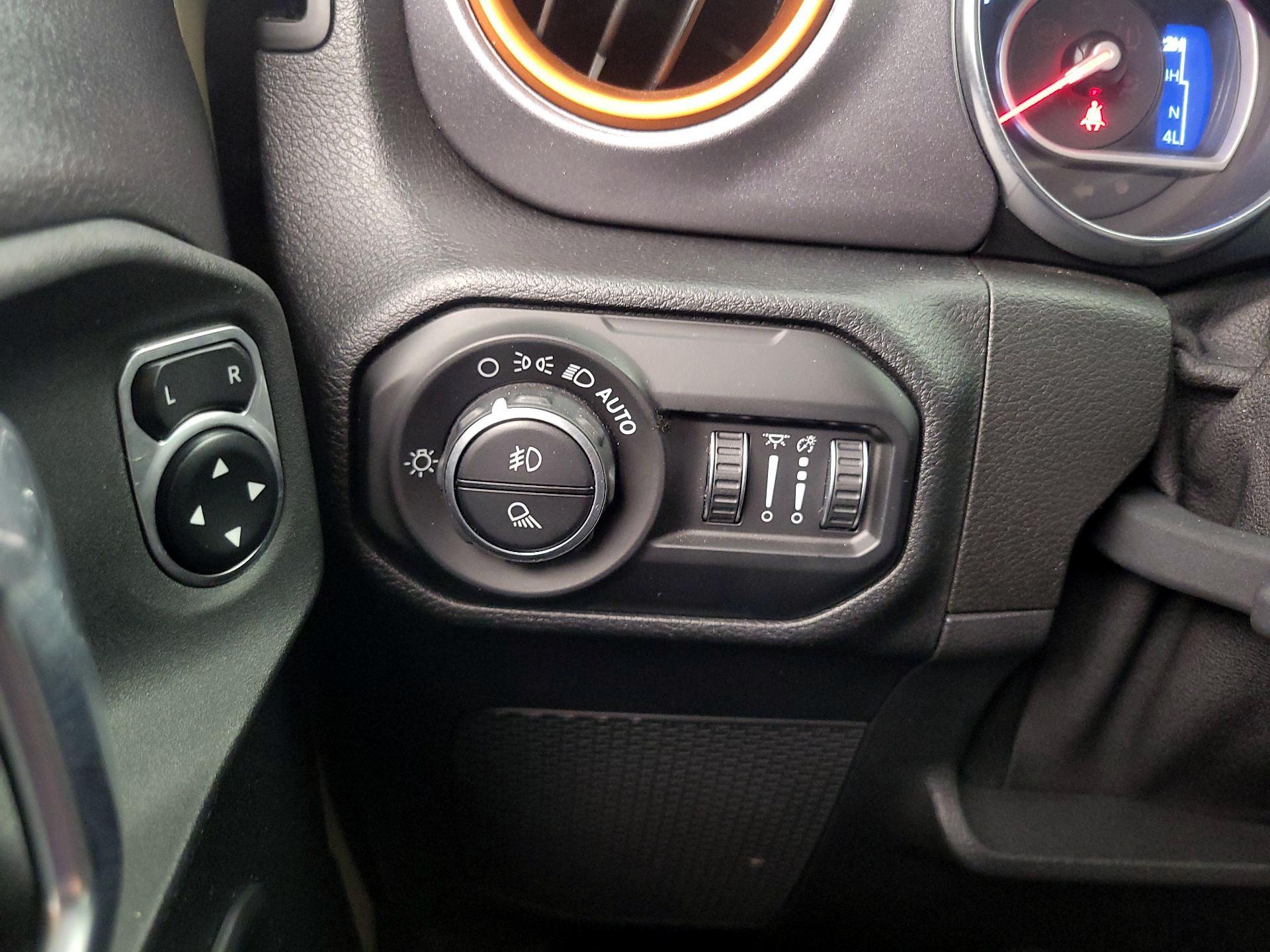 Thumbnail: 2020 Jeep Gladiator - 13