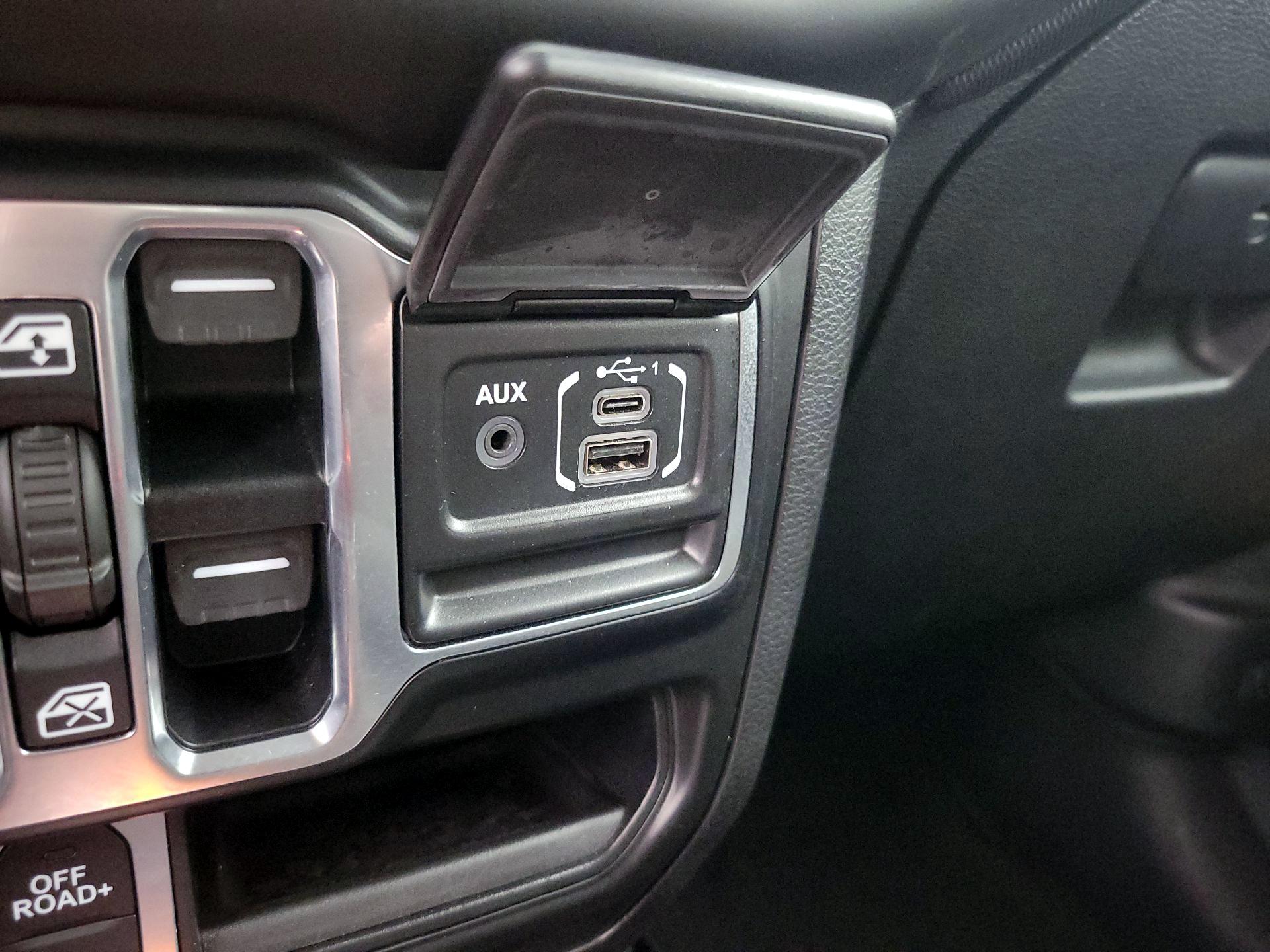 Thumbnail: 2020 Jeep Gladiator - 19