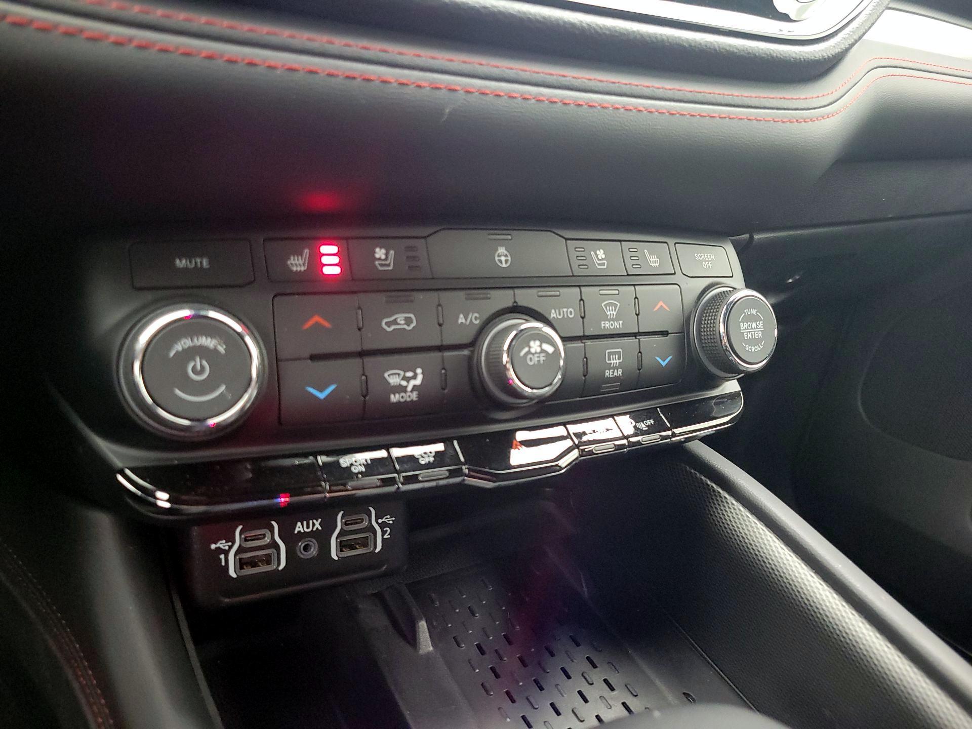 Thumbnail: 2025 Dodge Durango - 17