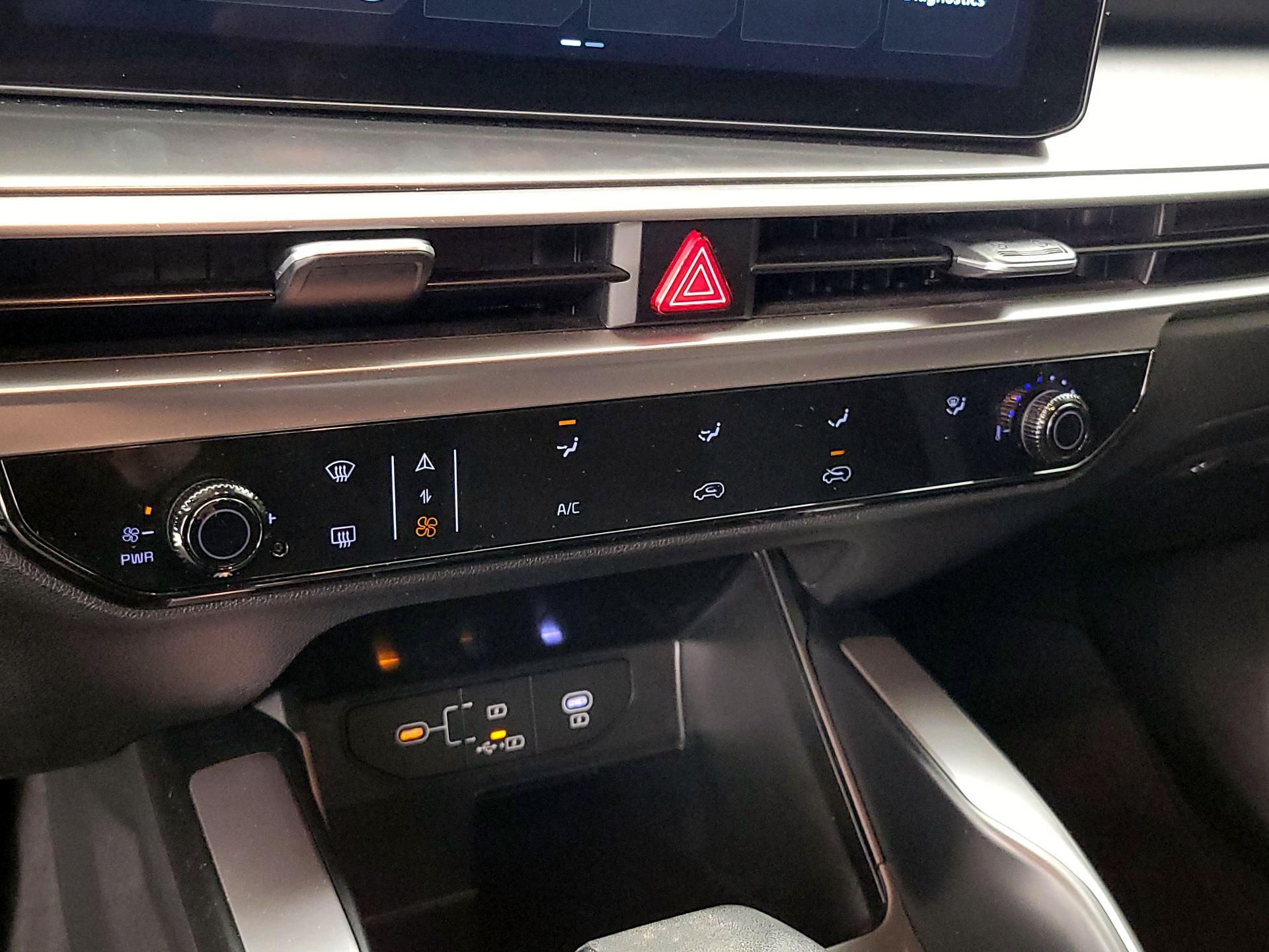 Thumbnail: 2025 Kia Sorento - 16