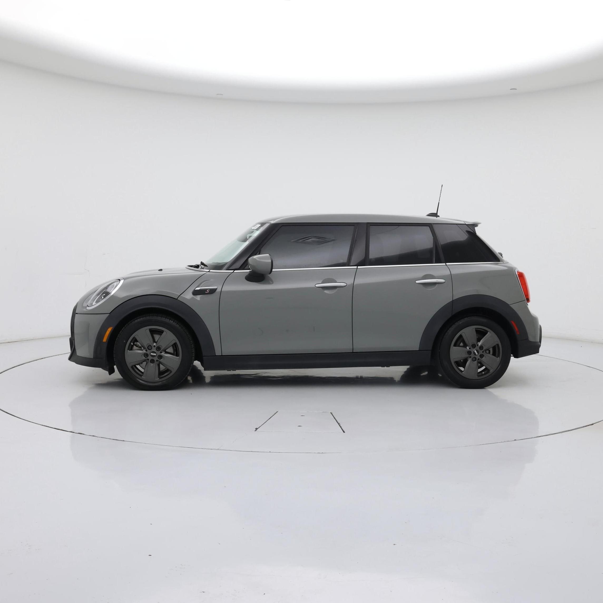 Thumbnail: 2022 MINI Cooper Hardtop - 3