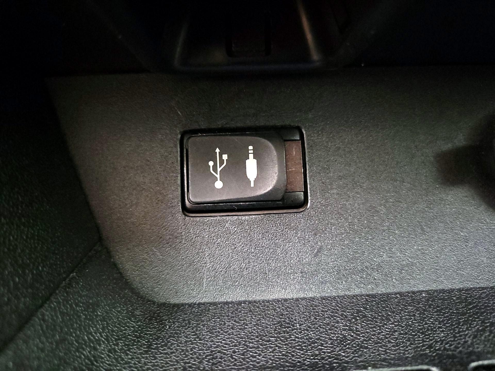 Thumbnail: 2014 Toyota Highlander - 18