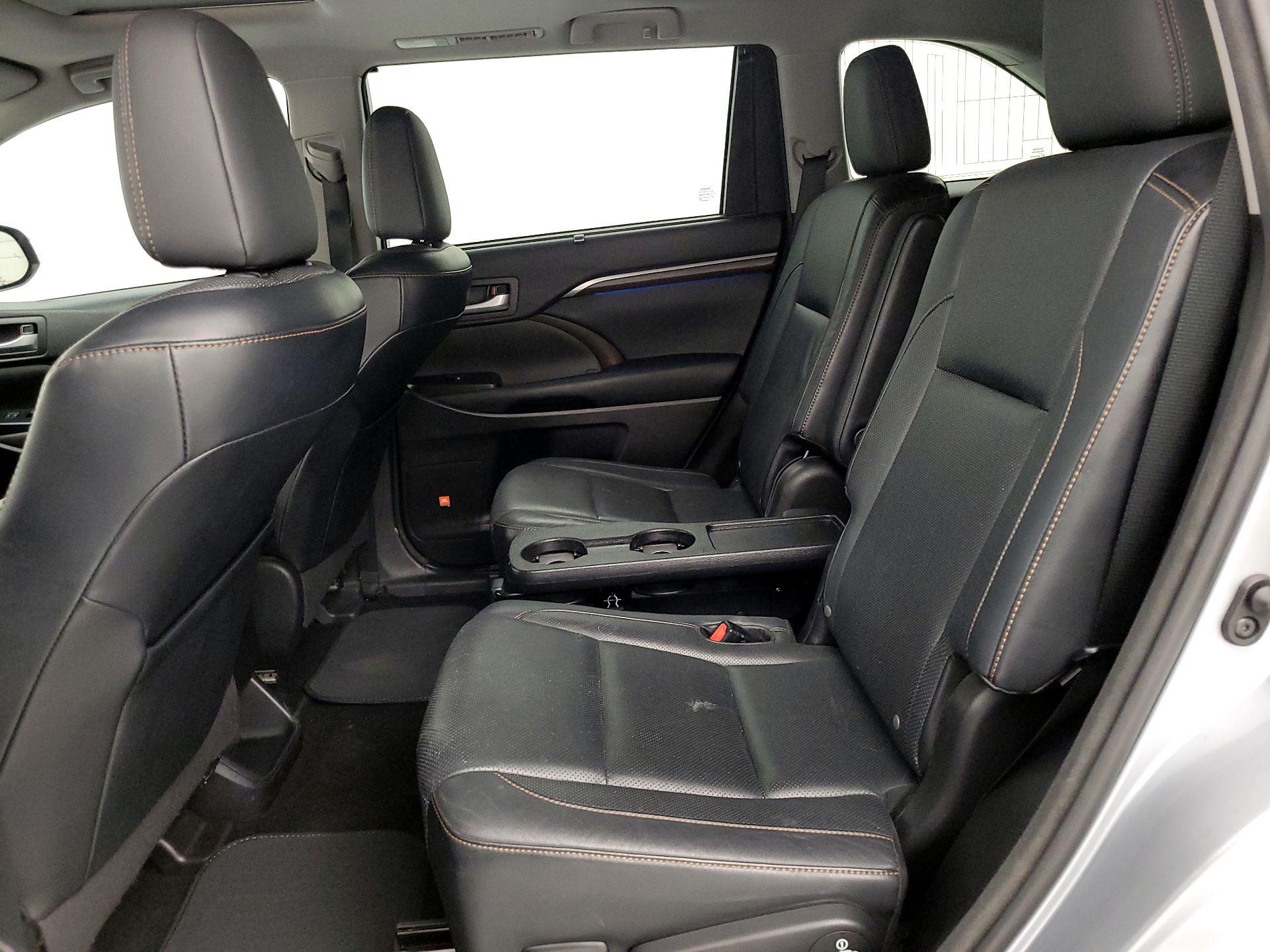 Thumbnail: 2014 Toyota Highlander - 20