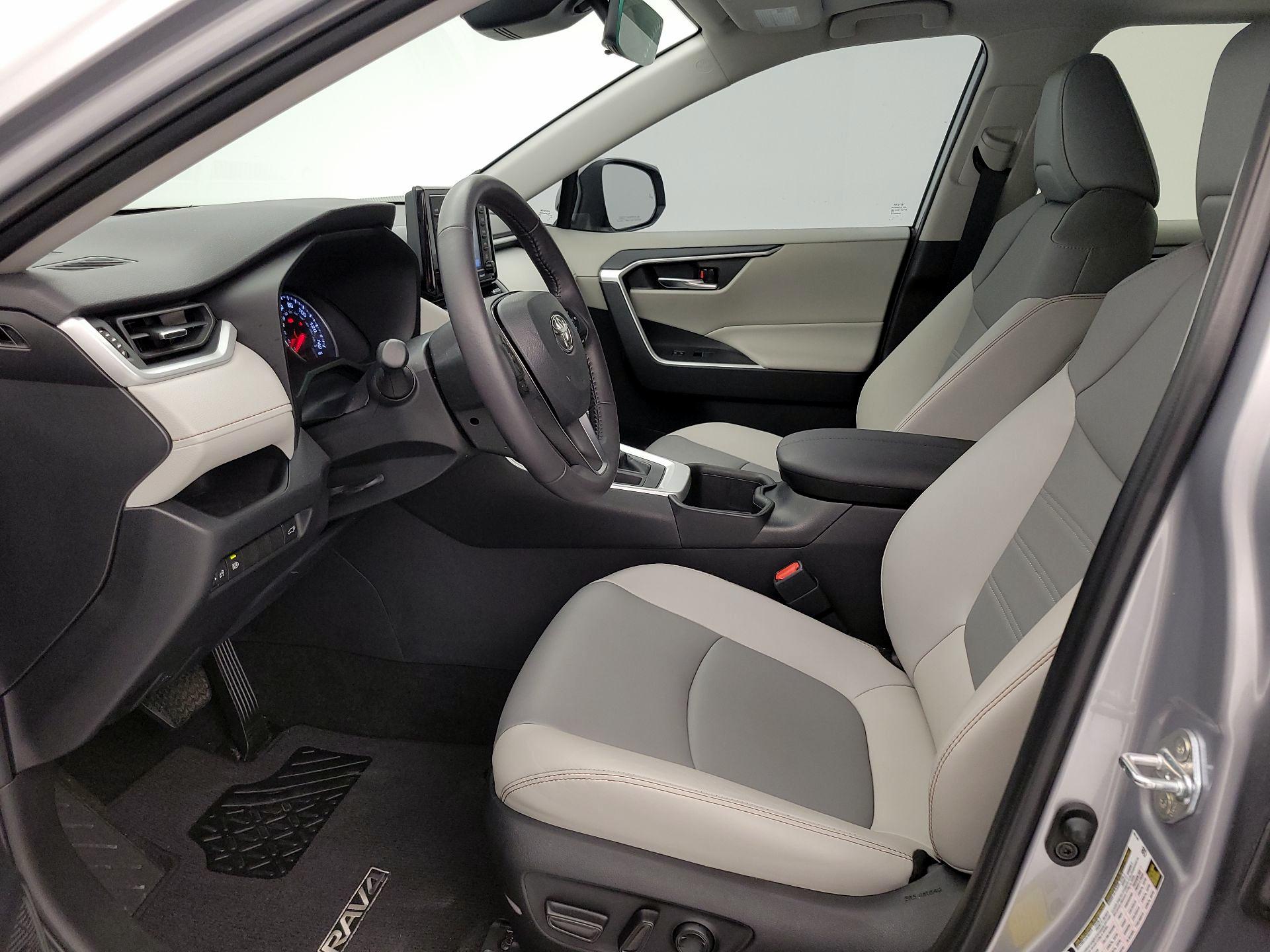 Thumbnail: 2022 Toyota RAV4 - 11