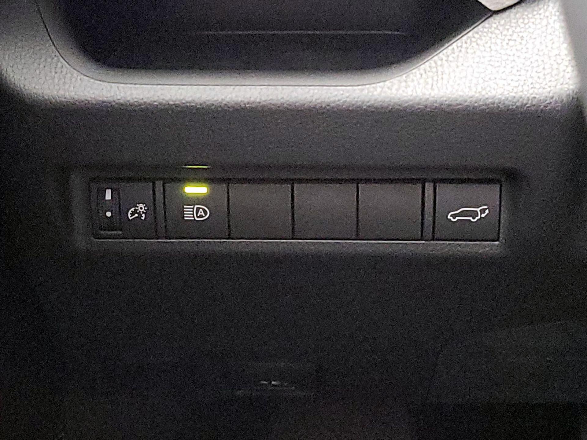 Thumbnail: 2022 Toyota RAV4 - 13