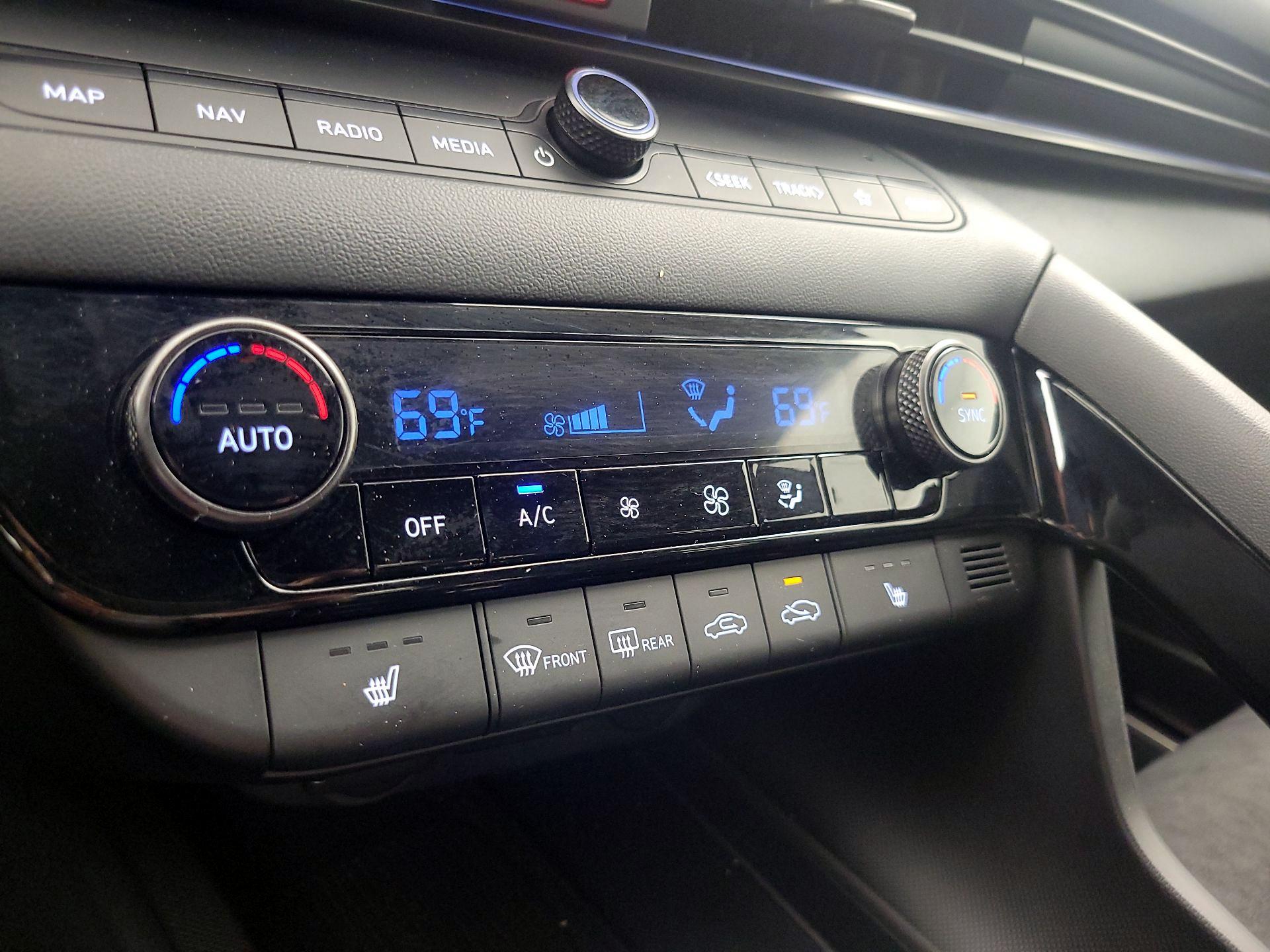 Thumbnail: 2025 Hyundai Elantra - 17