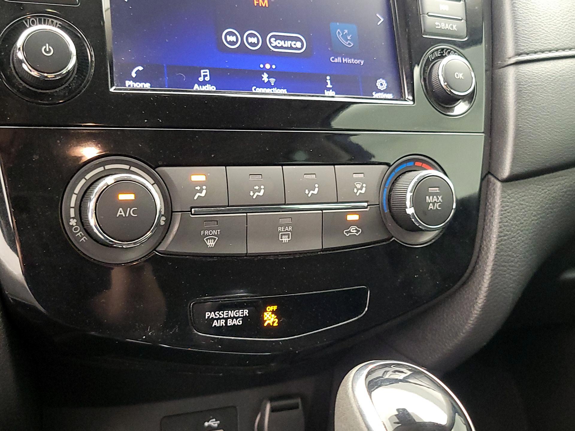 Thumbnail: 2019 Nissan Rogue - 16