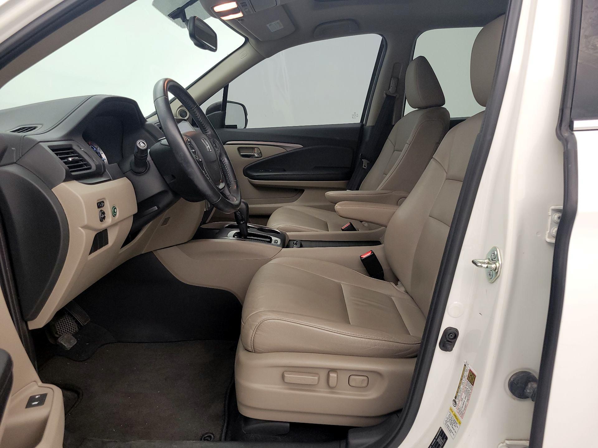 Thumbnail: 2016 Honda Pilot - 11