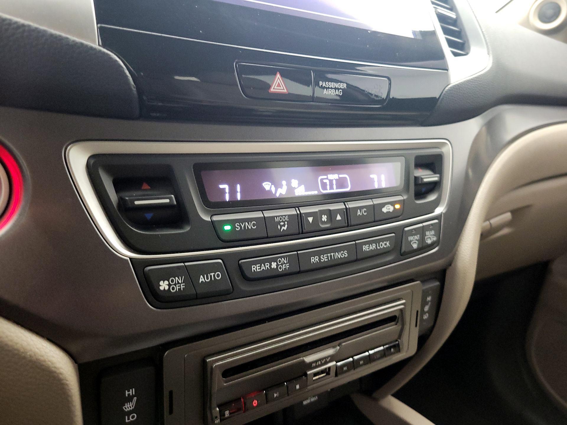 Thumbnail: 2016 Honda Pilot - 16