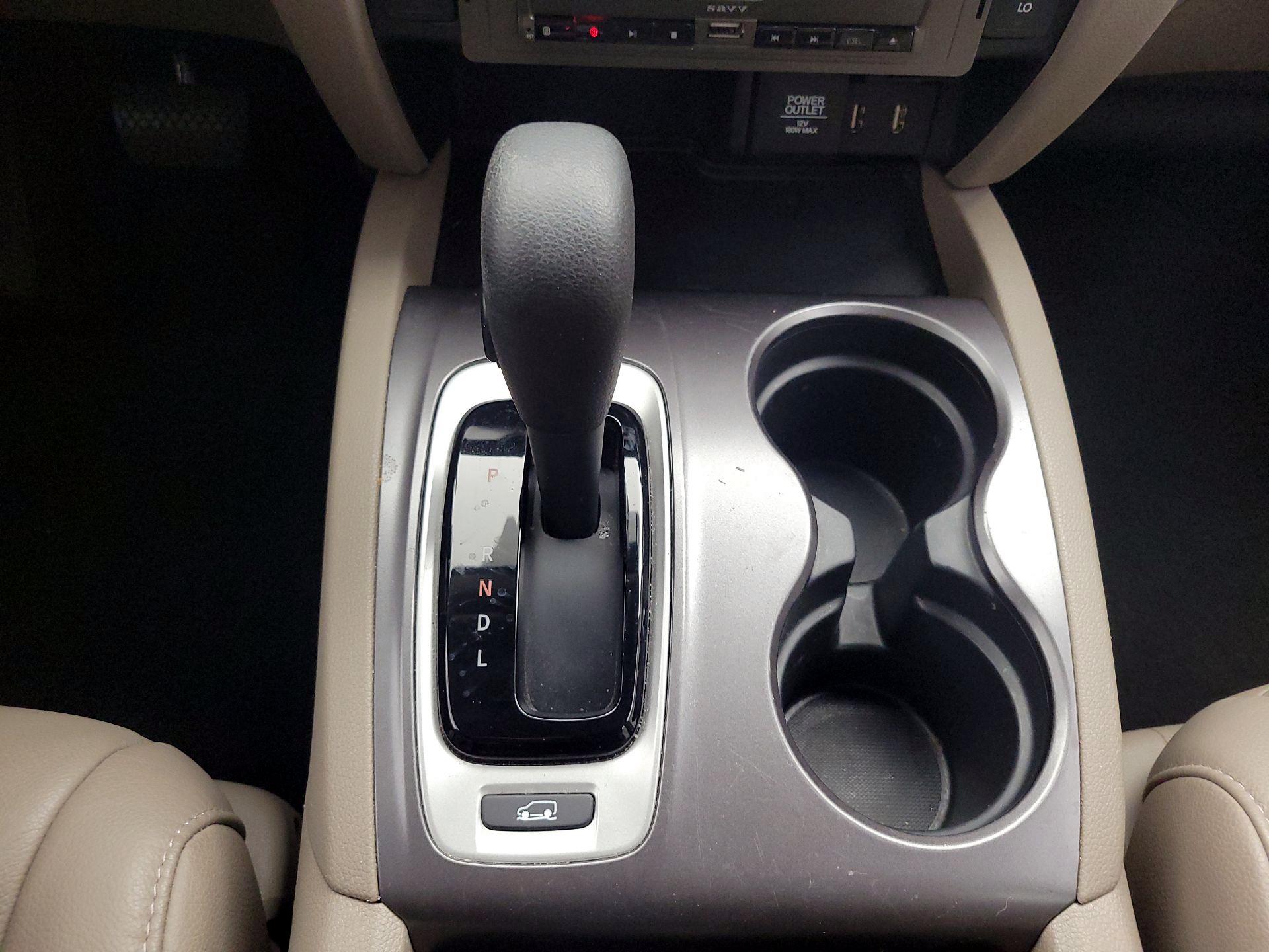 Thumbnail: 2016 Honda Pilot - 17