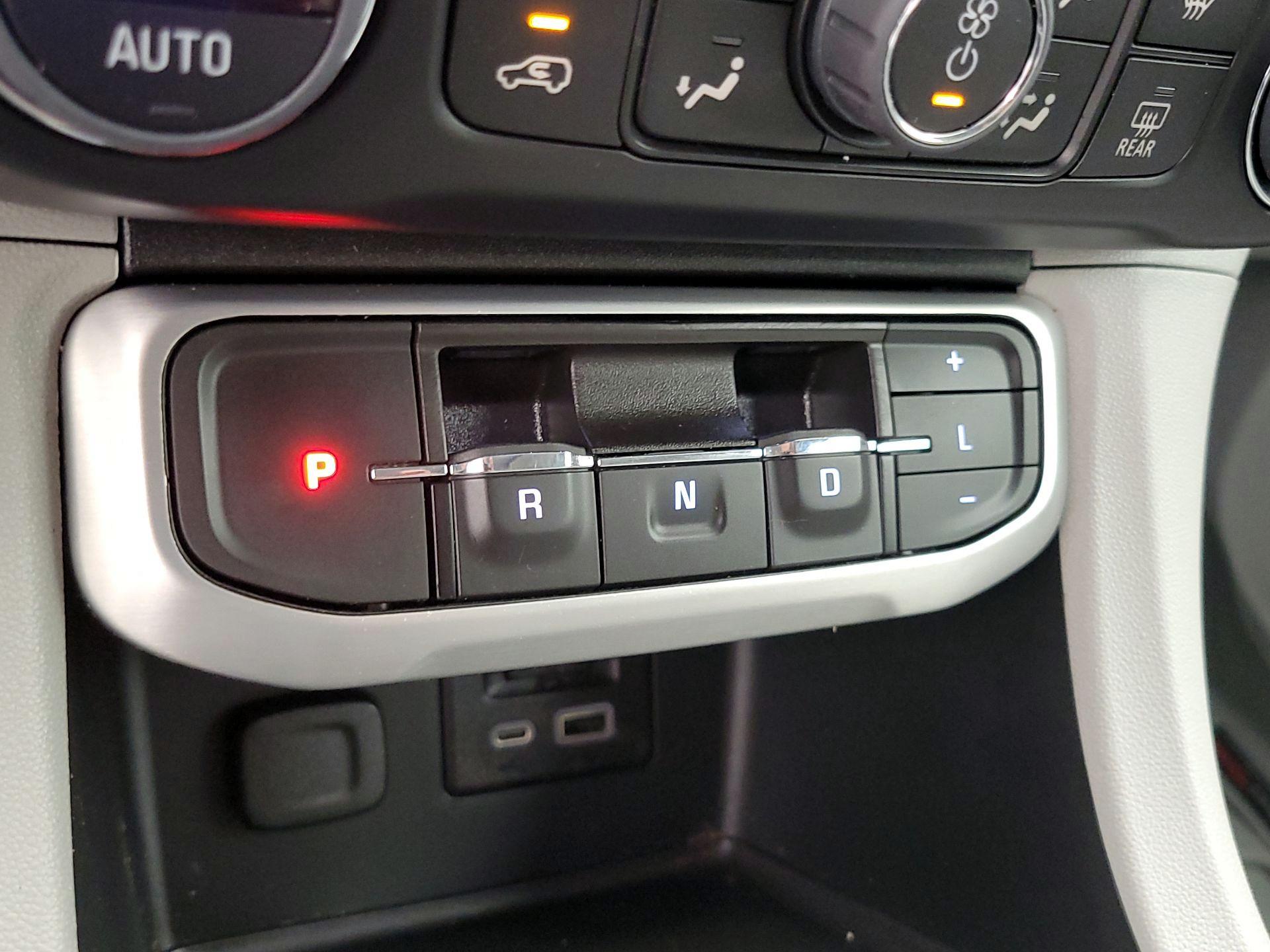 Thumbnail: 2023 GMC Acadia - 18