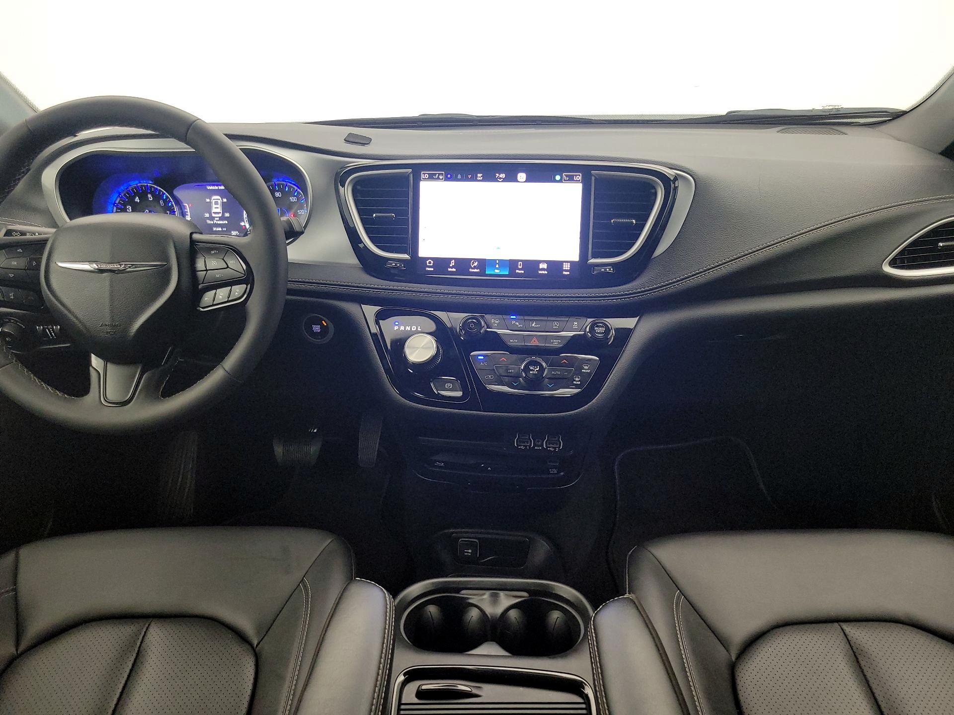 Thumbnail: 2024 Chrysler Pacifica - 9