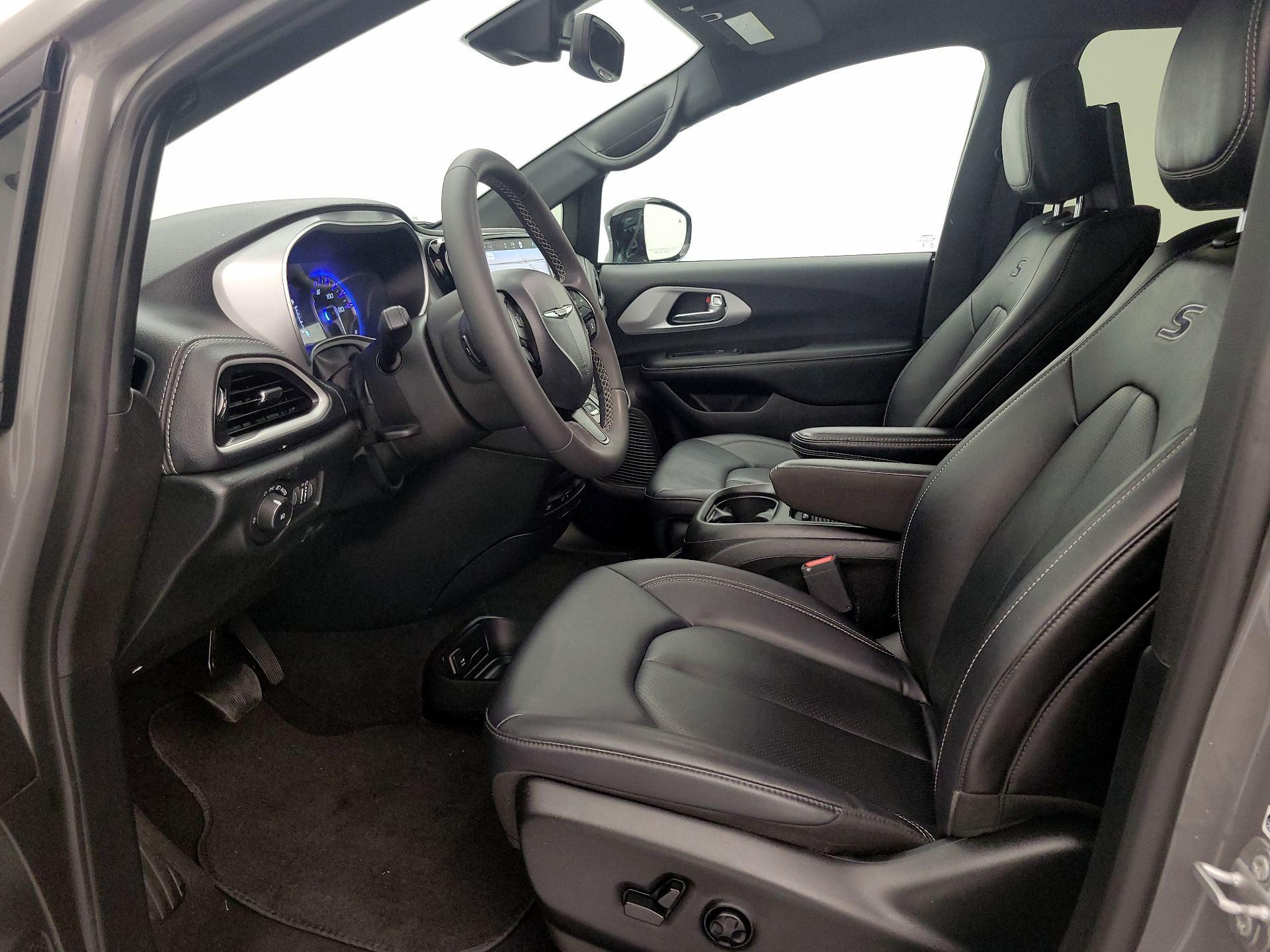 Thumbnail: 2024 Chrysler Pacifica - 11