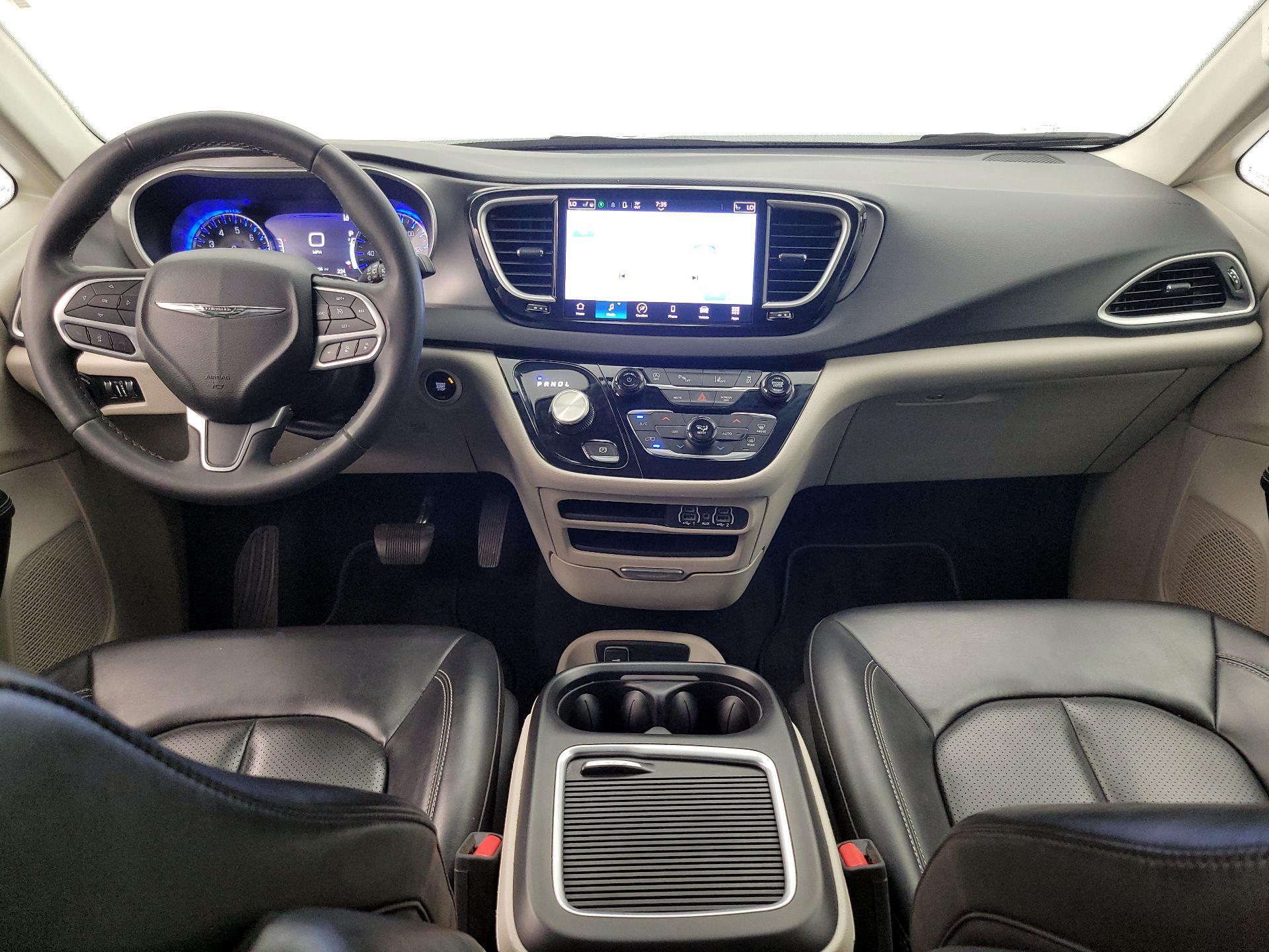 Thumbnail: 2023 Chrysler Pacifica - 9