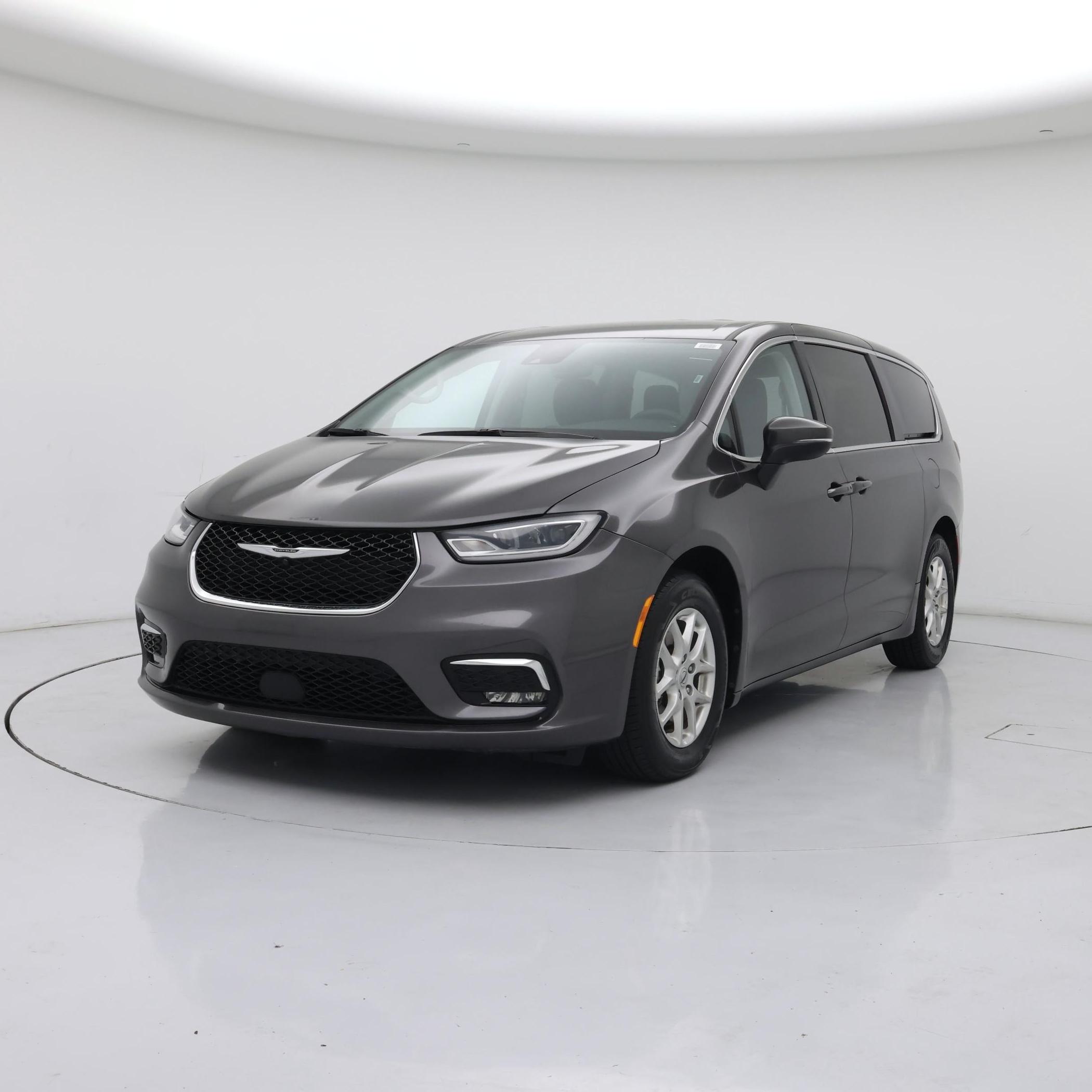 Thumbnail: 2023 Chrysler Pacifica - 4