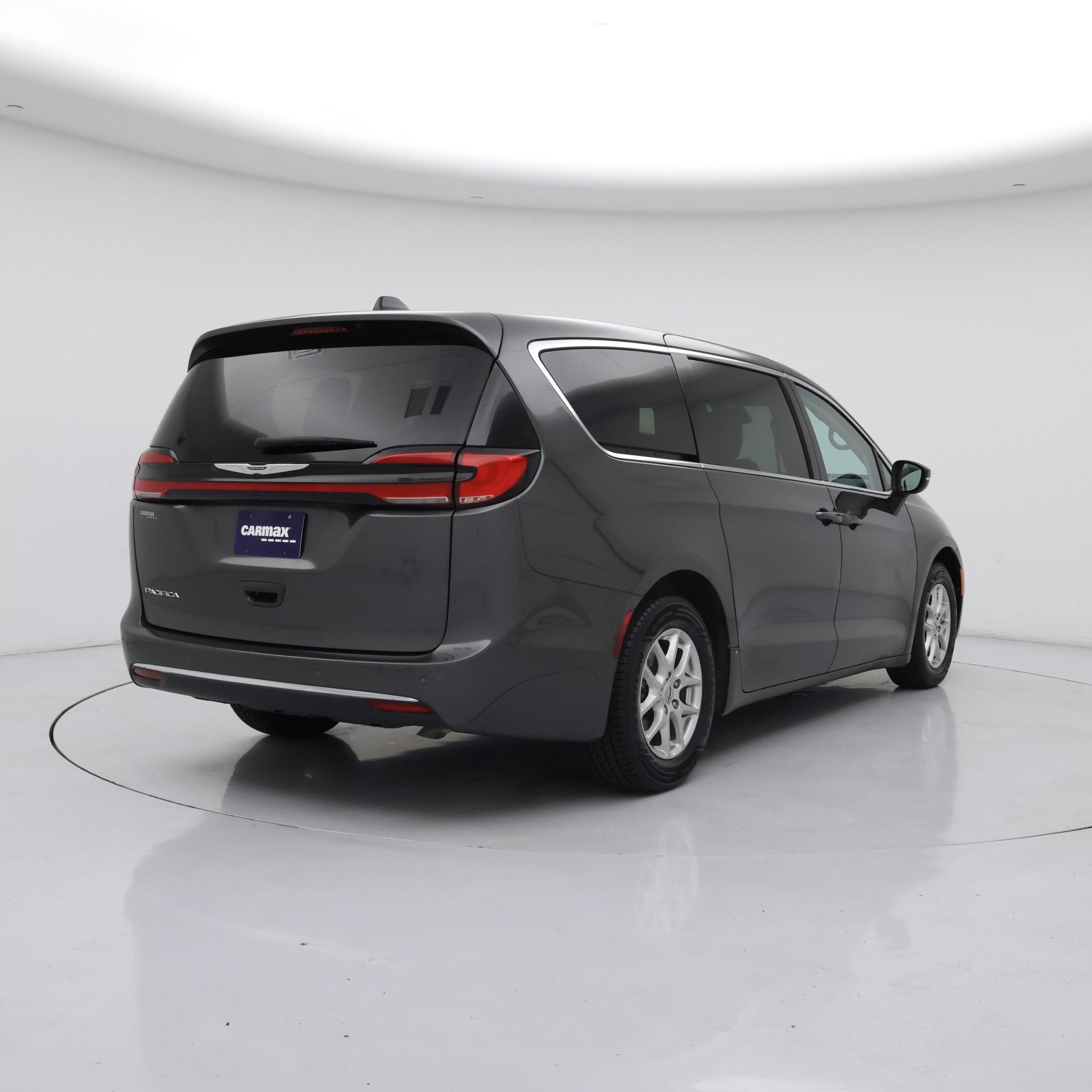 Thumbnail: 2023 Chrysler Pacifica - 8
