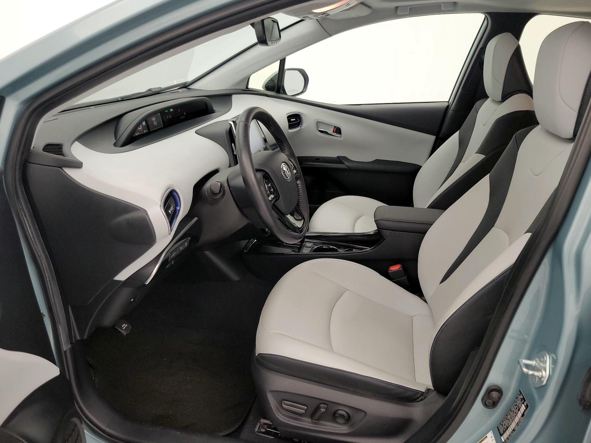 Thumbnail: 2021 Toyota Prius - 11