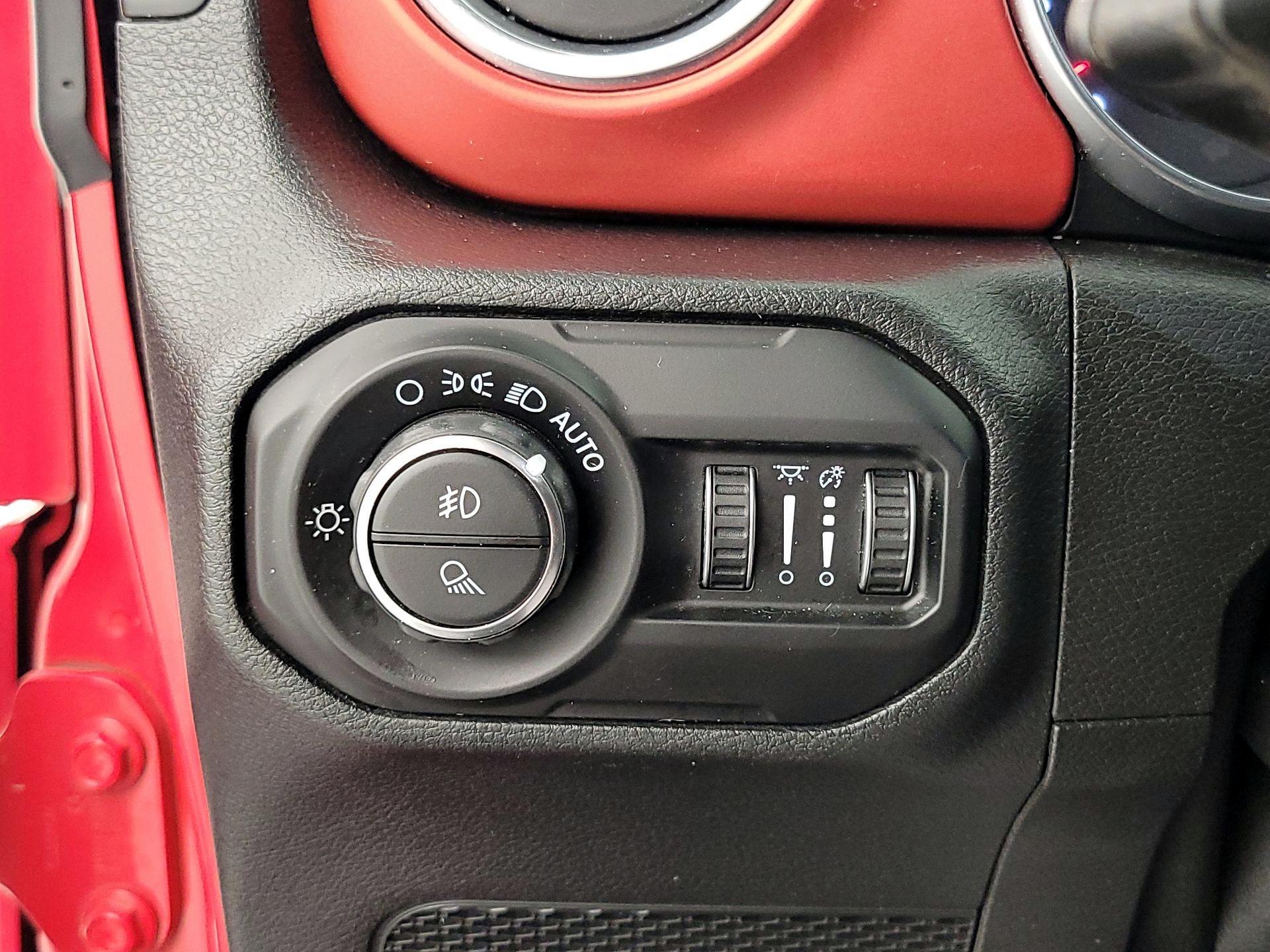 Thumbnail: 2020 Jeep Gladiator - 13