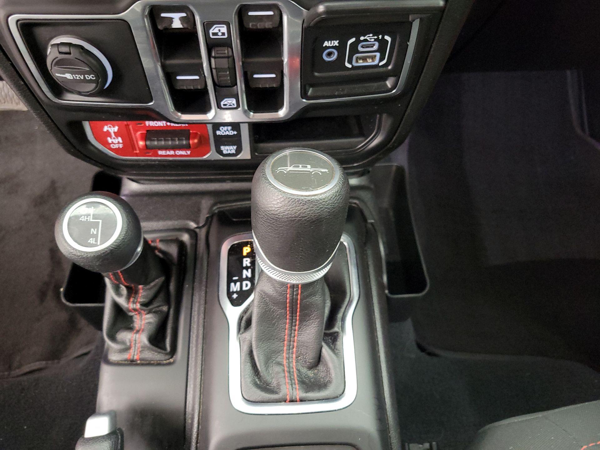 Thumbnail: 2020 Jeep Gladiator - 17