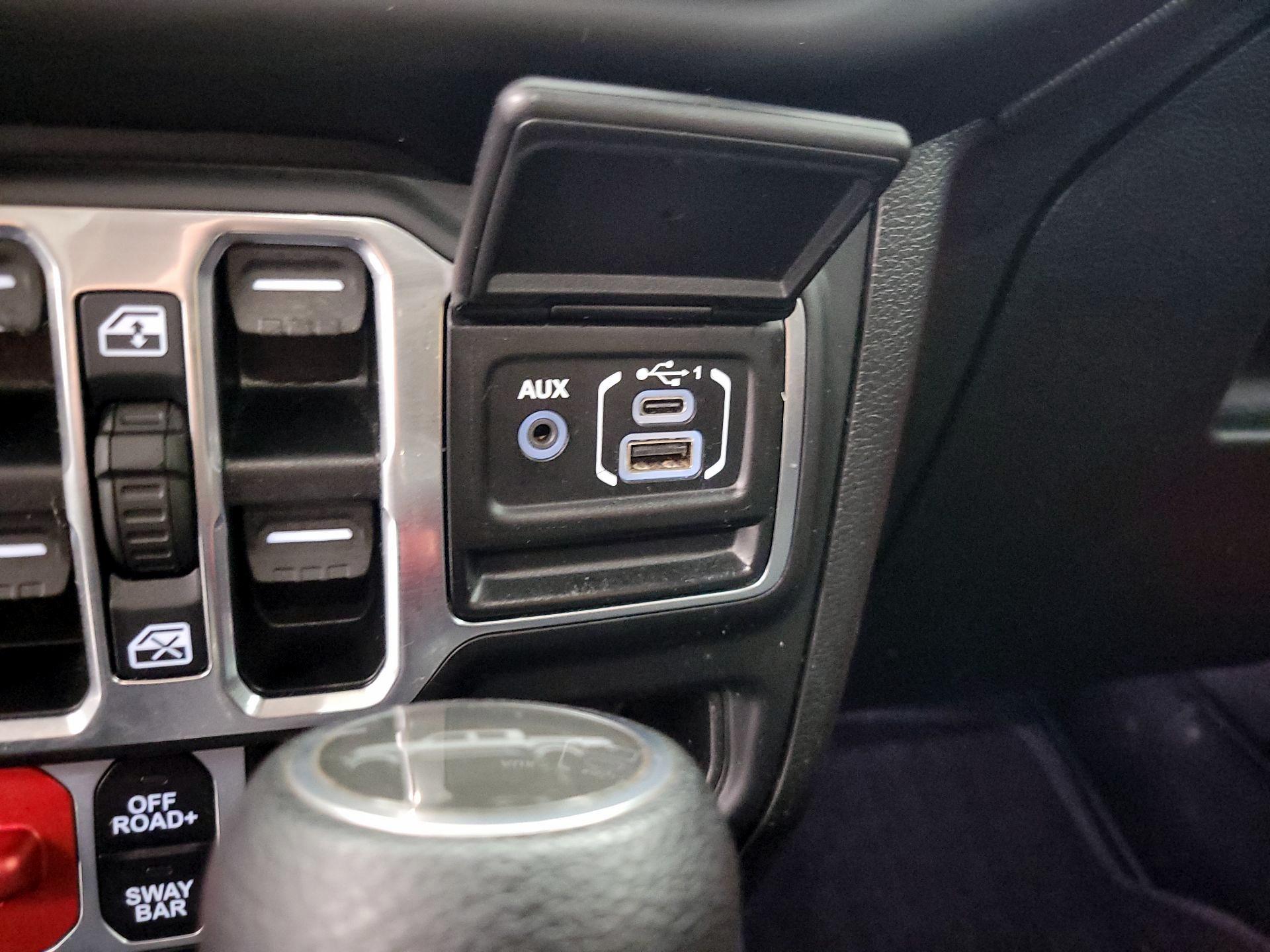 Thumbnail: 2020 Jeep Gladiator - 18