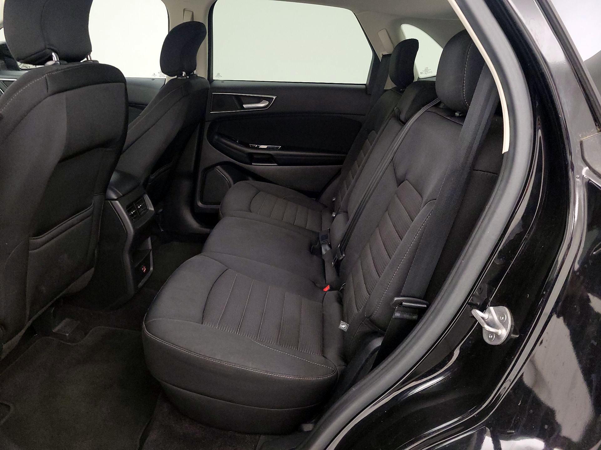 Thumbnail: 2016 Ford Edge - 18