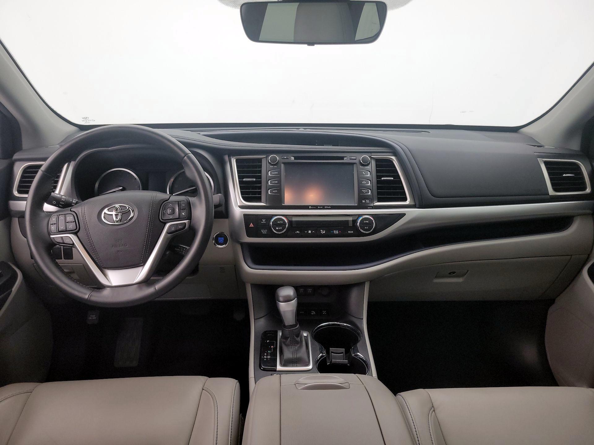 Thumbnail: 2017 Toyota Highlander - 9