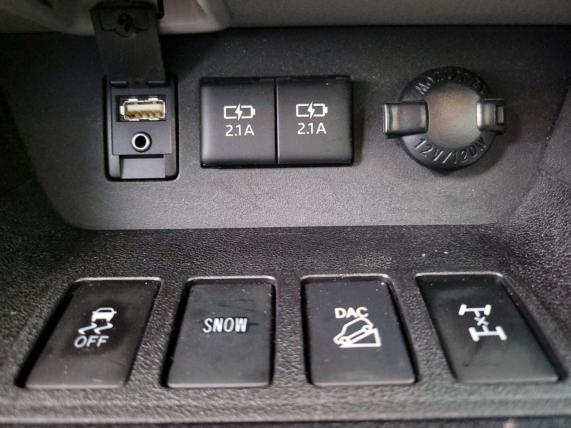 Thumbnail: 2017 Toyota Highlander - 18