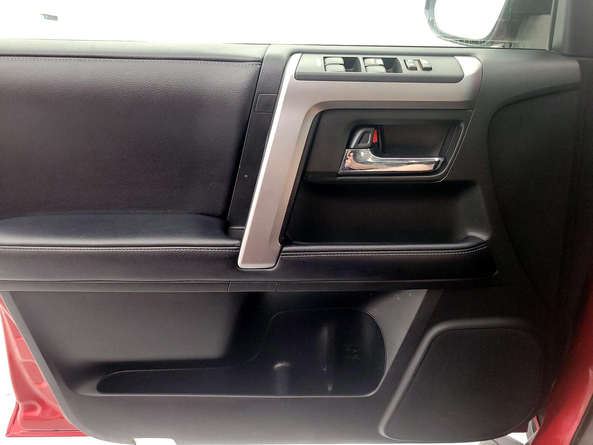 Thumbnail: 2019 Toyota 4Runner - 12