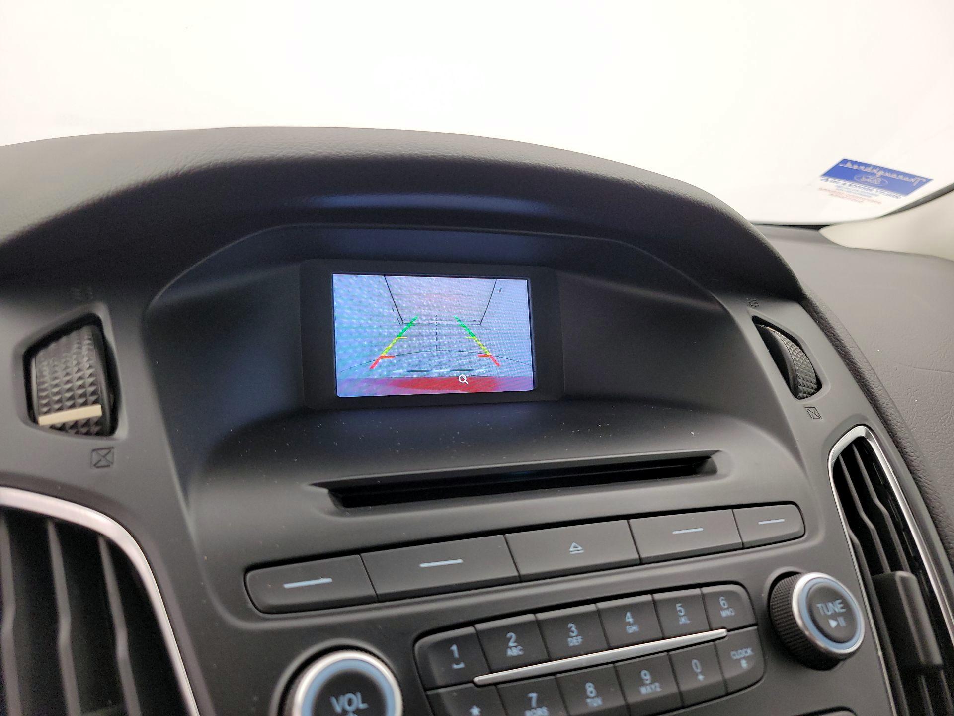 Thumbnail: 2015 Ford Focus - 14