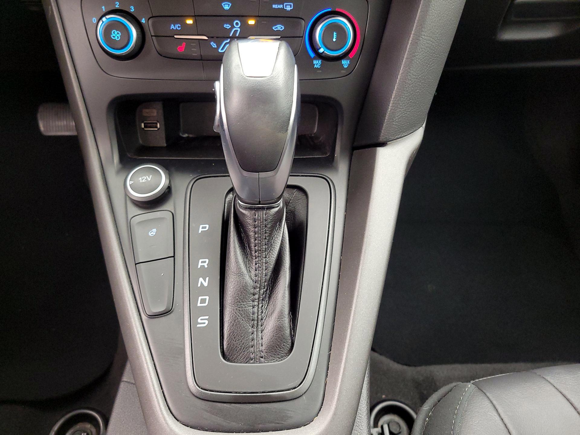 Thumbnail: 2015 Ford Focus - 17