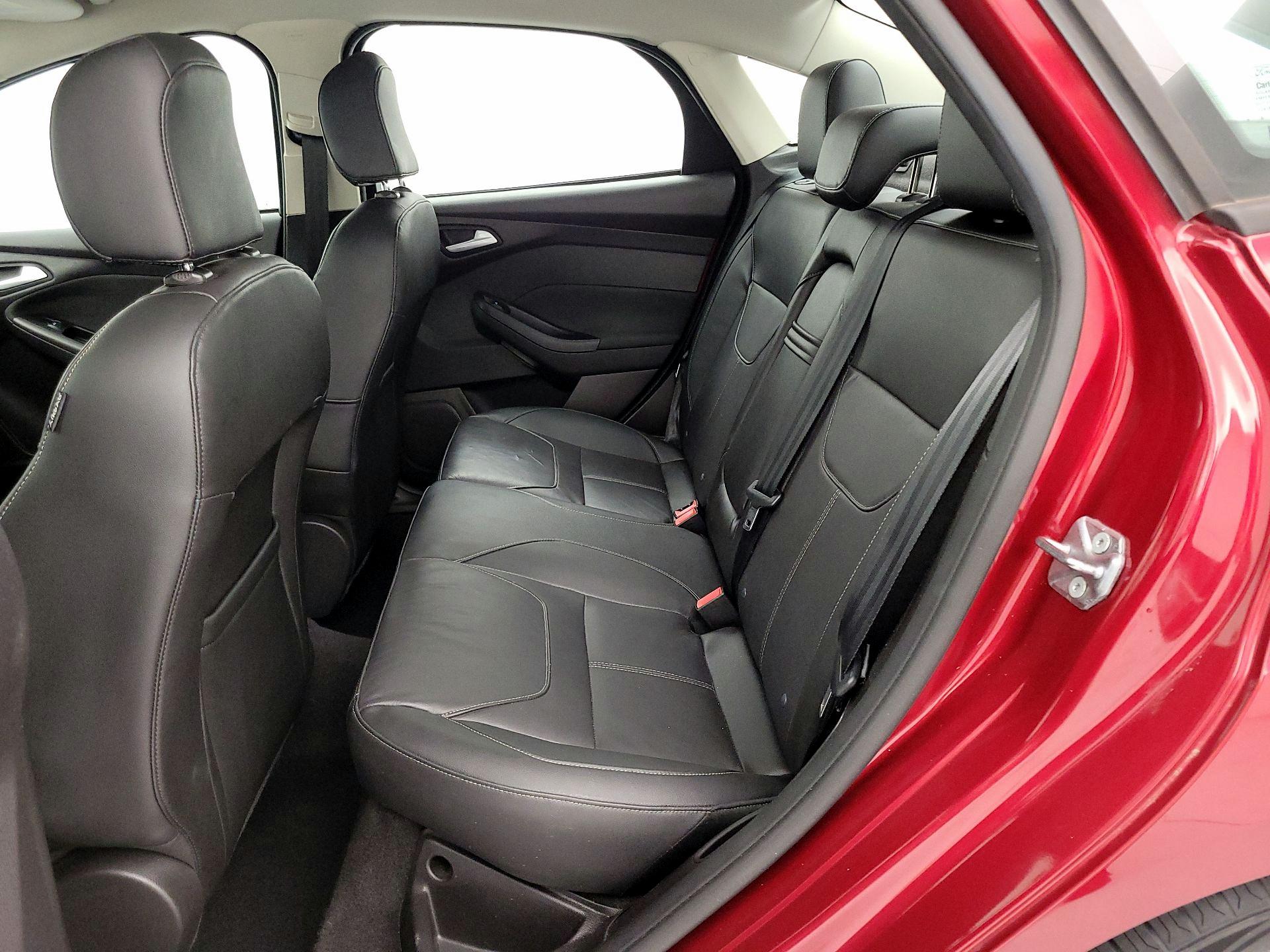 Thumbnail: 2015 Ford Focus - 19