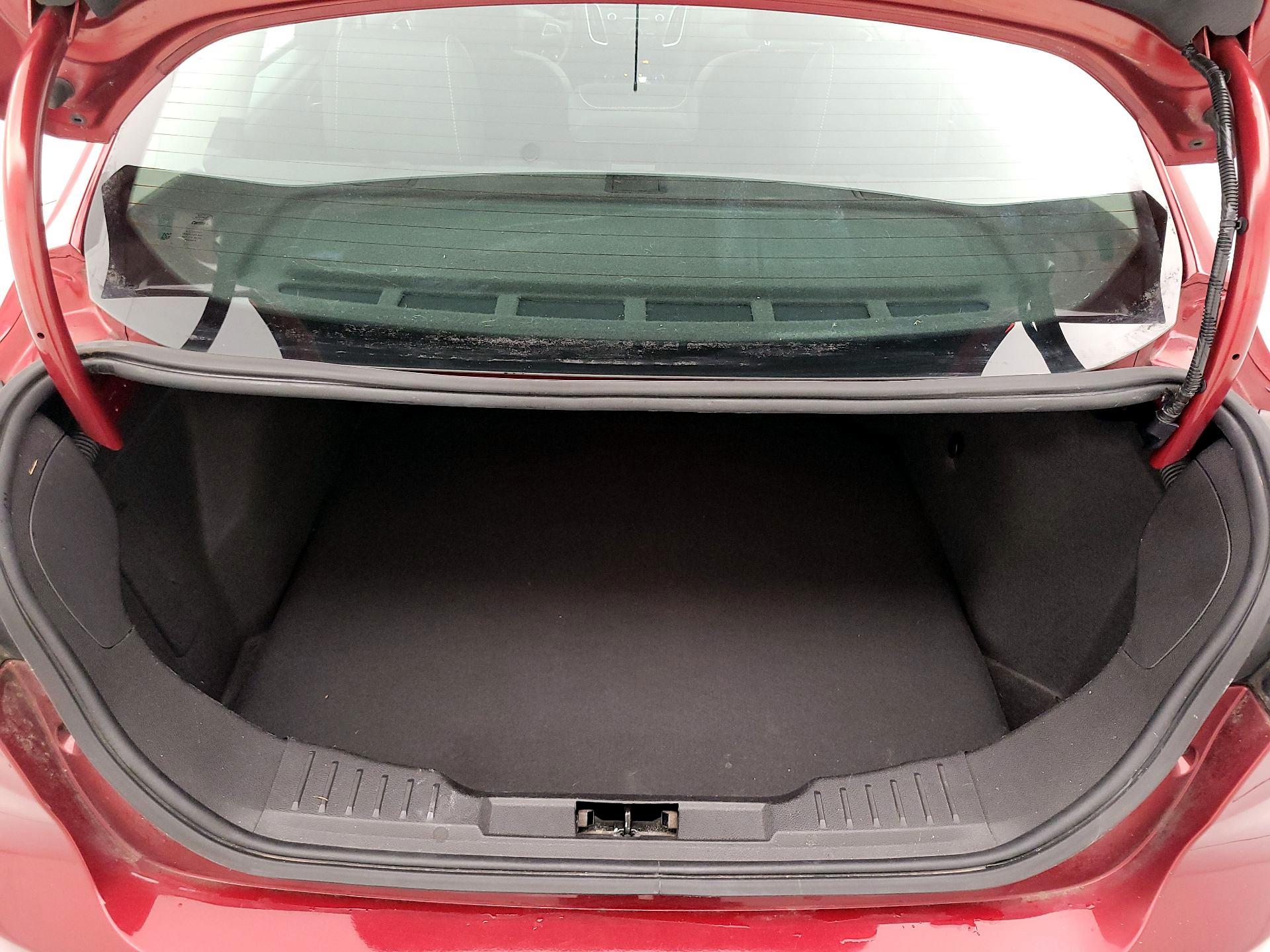 Thumbnail: 2015 Ford Focus - 20