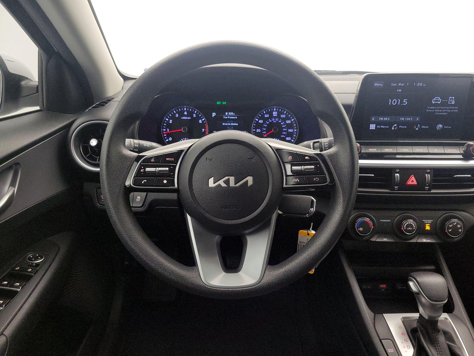 Thumbnail: 2022 Kia Forte - 10