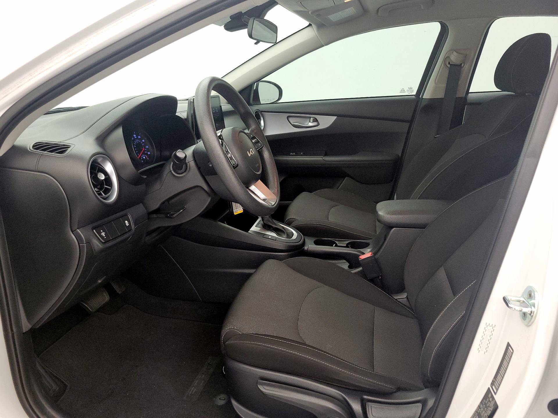 Thumbnail: 2022 Kia Forte - 11