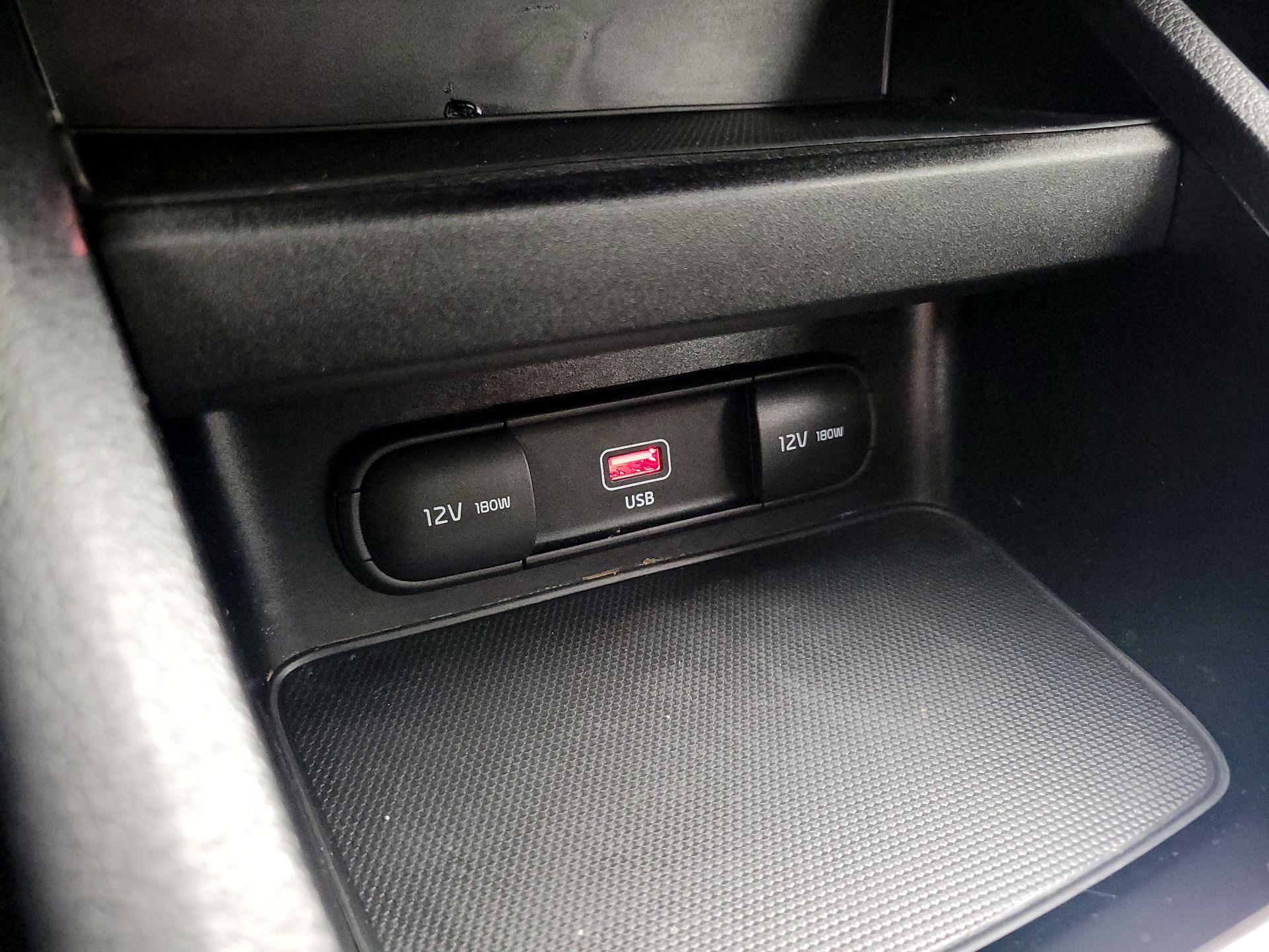 Thumbnail: 2022 Kia Forte - 18