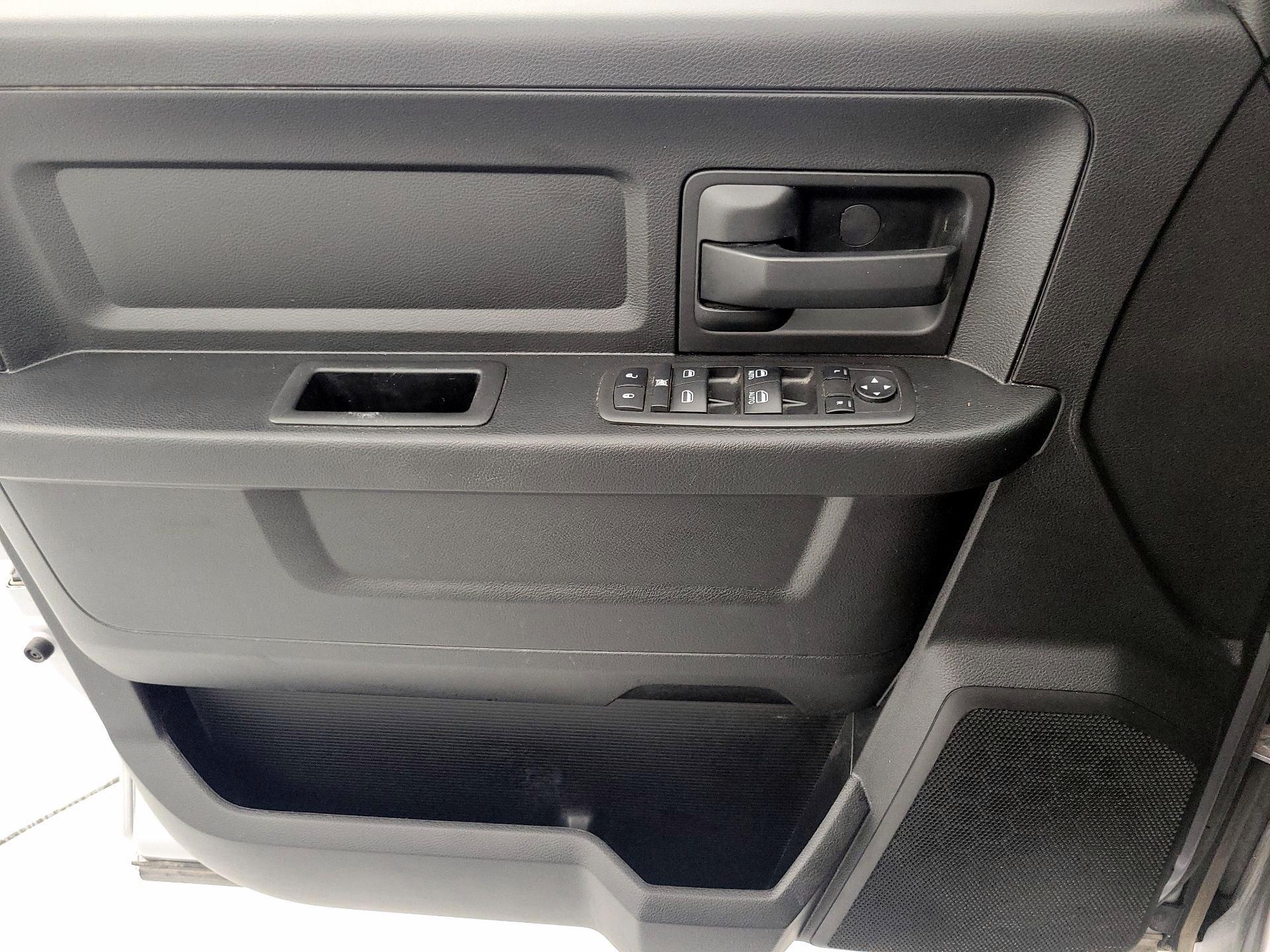 Thumbnail: 2021 RAM 1500 Classic - 12