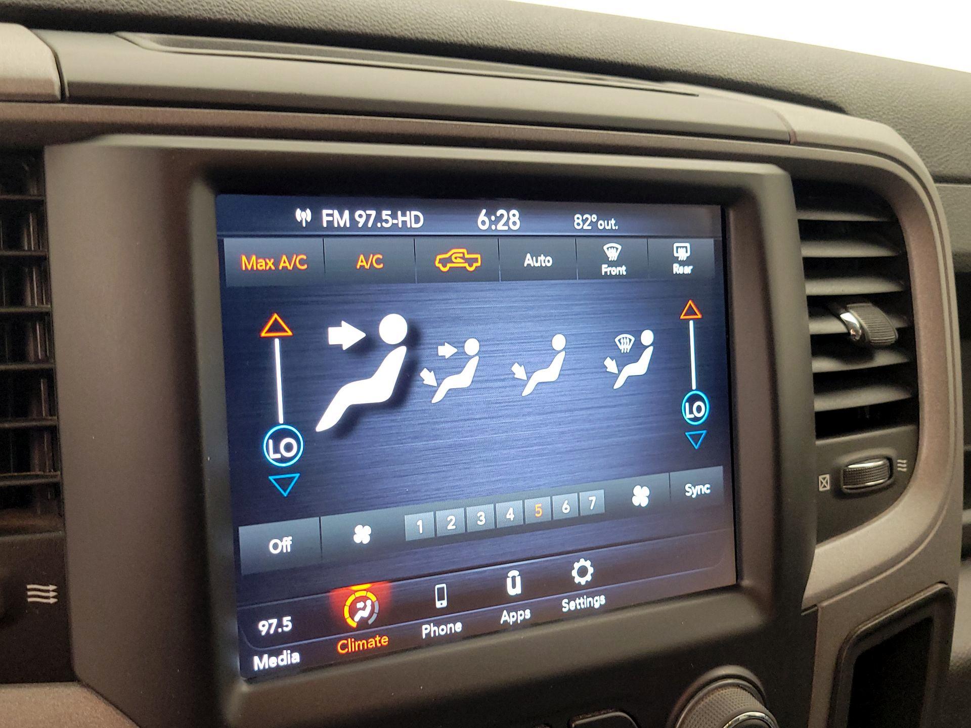 Thumbnail: 2021 RAM 1500 Classic - 16