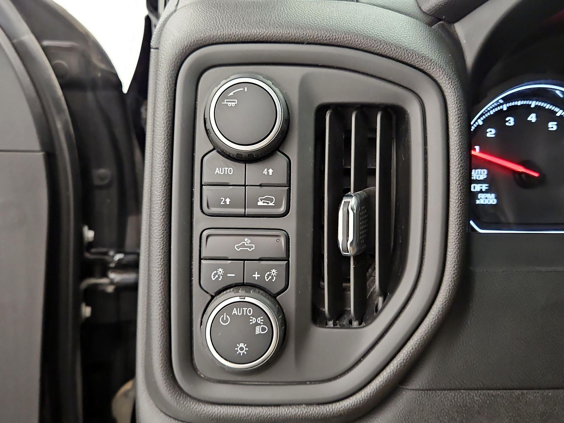 Thumbnail: 2021 Chevrolet Silverado 1500 - 13