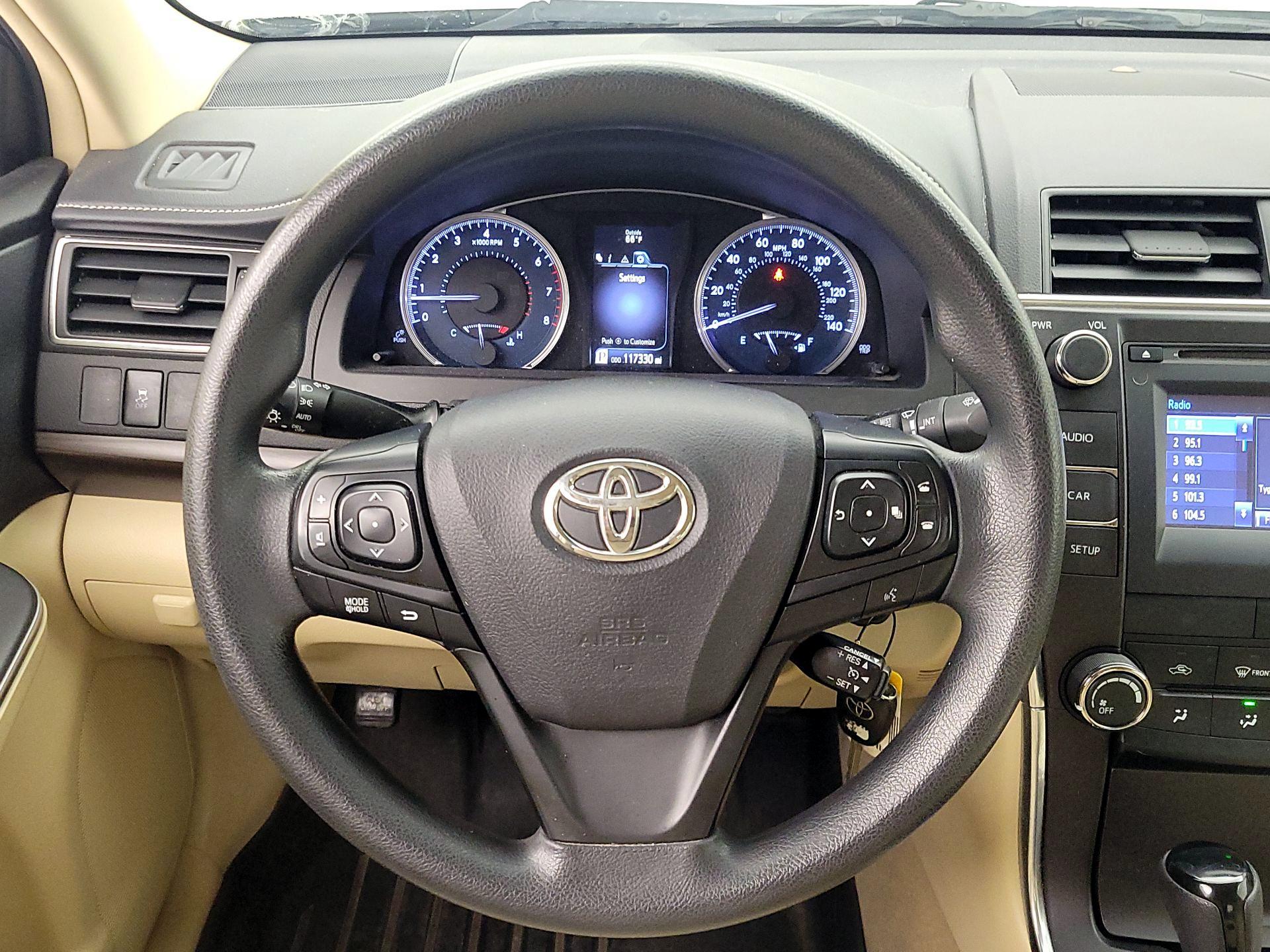 Thumbnail: 2016 Toyota Camry - 10