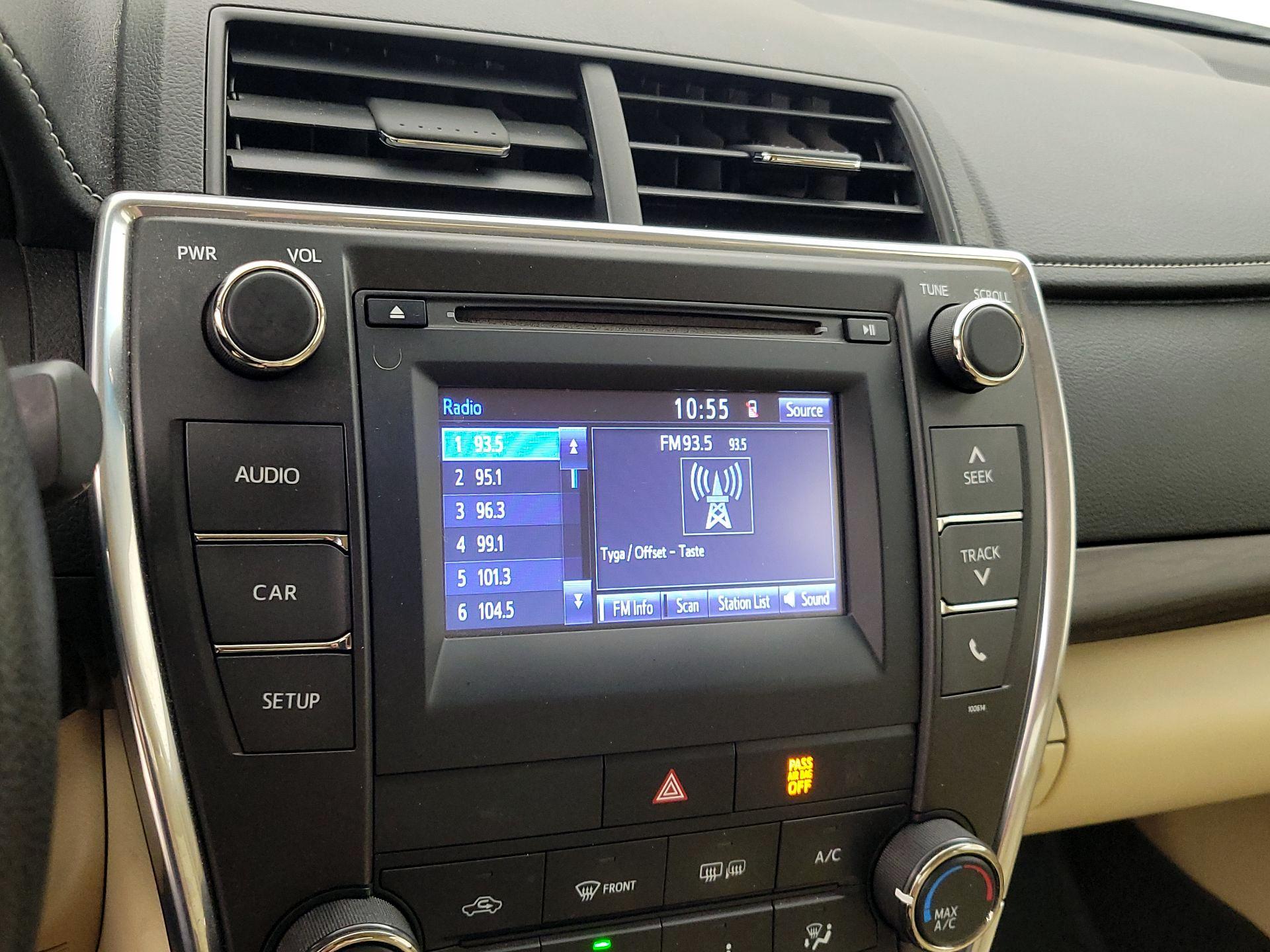 Thumbnail: 2016 Toyota Camry - 15