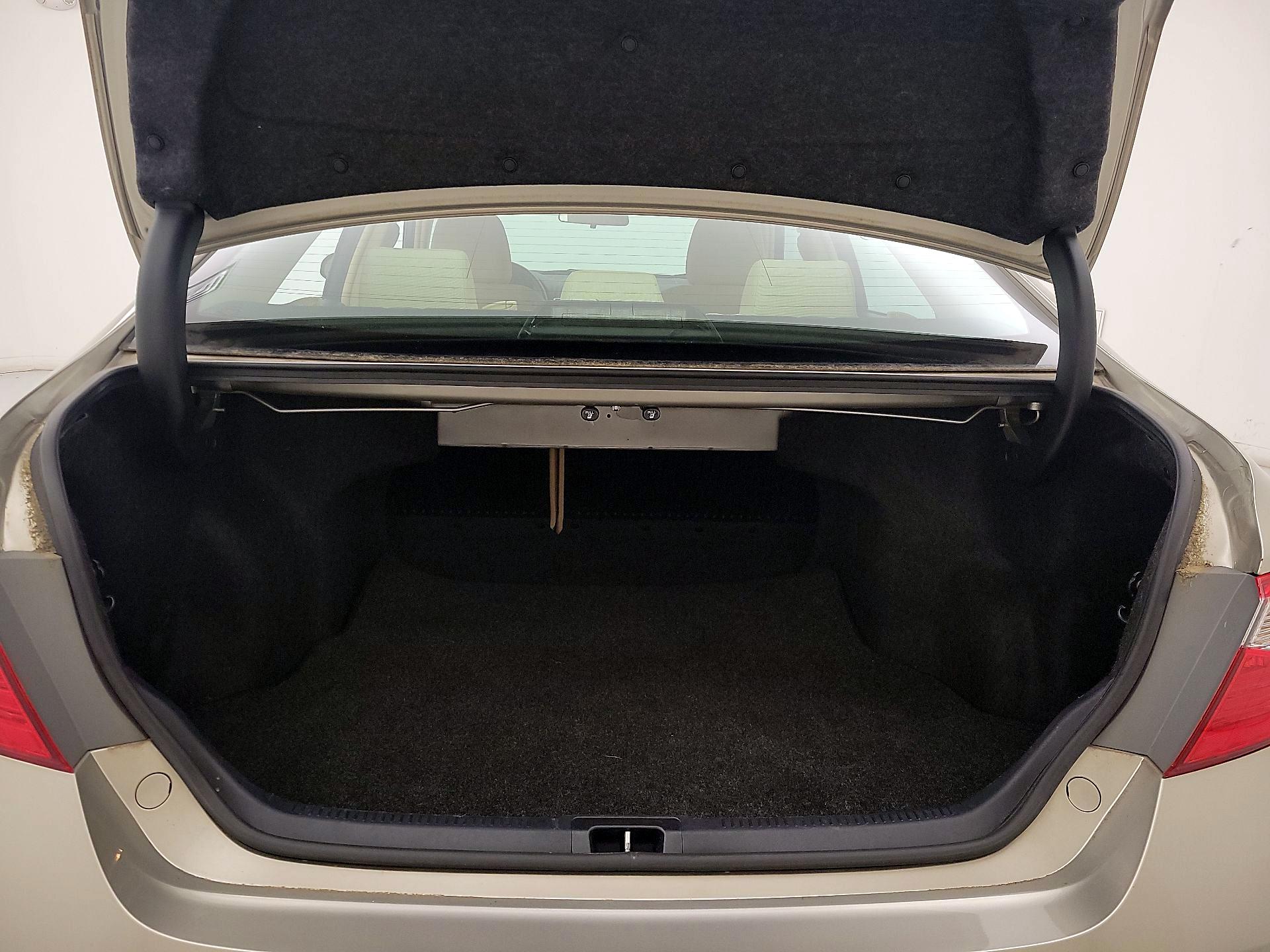 Thumbnail: 2016 Toyota Camry - 20