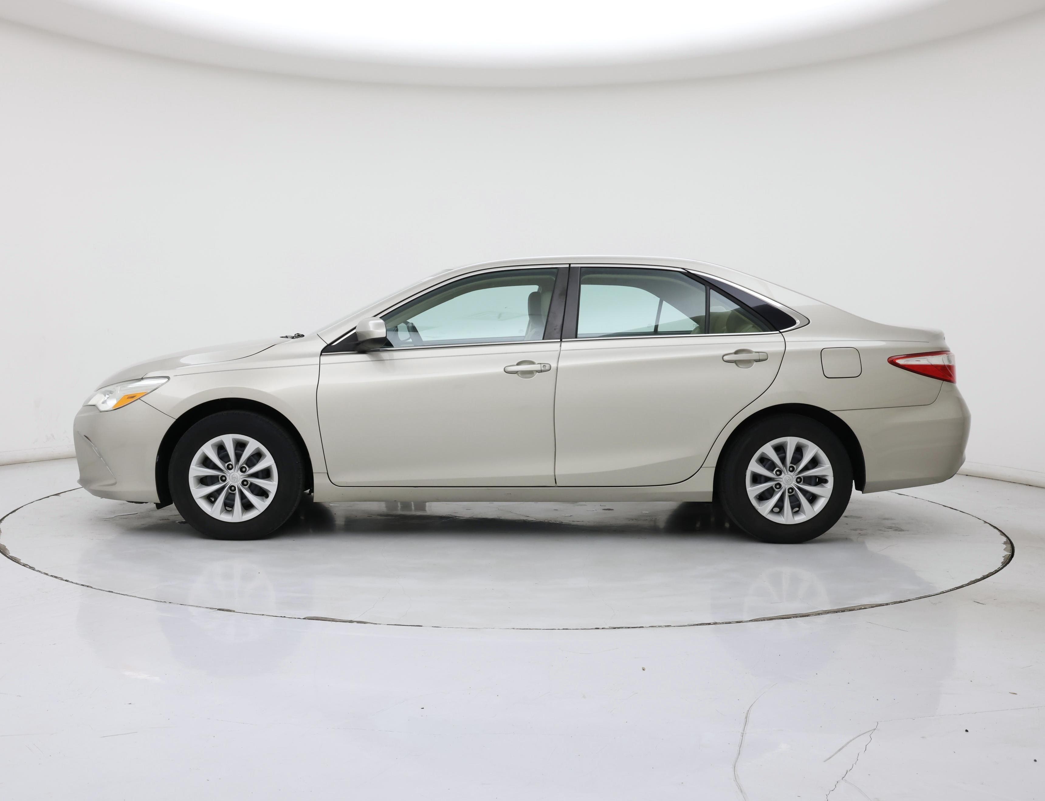 Thumbnail: 2016 Toyota Camry - 3