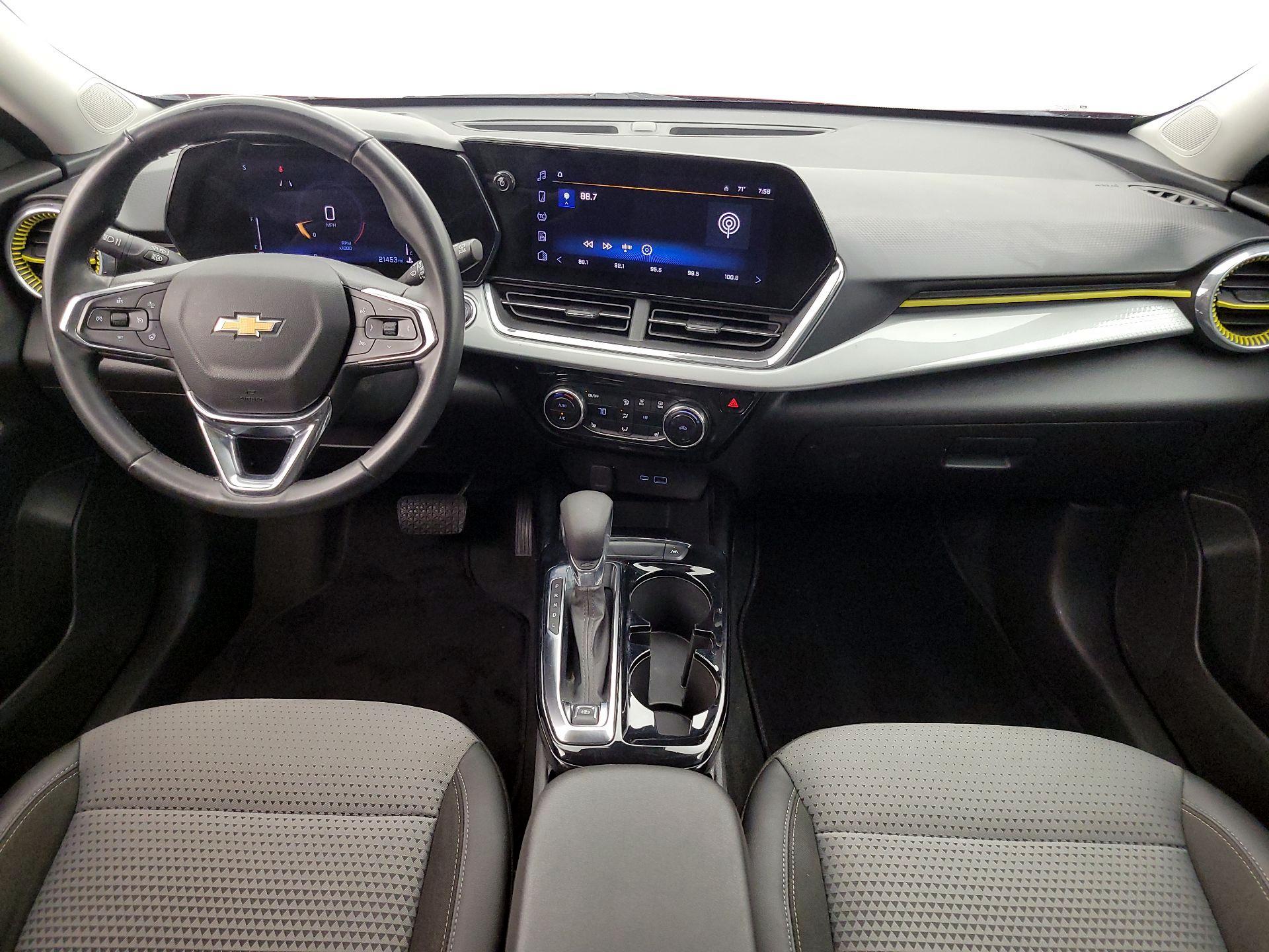 Thumbnail: 2025 Chevrolet Trax - 9