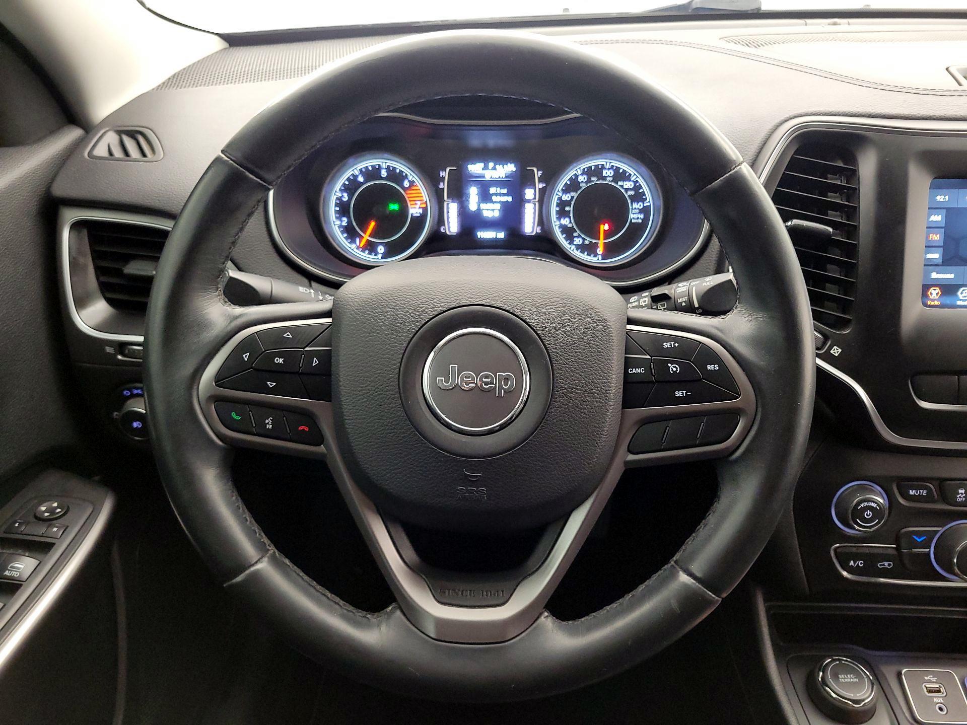 Thumbnail: 2019 Jeep Cherokee - 10