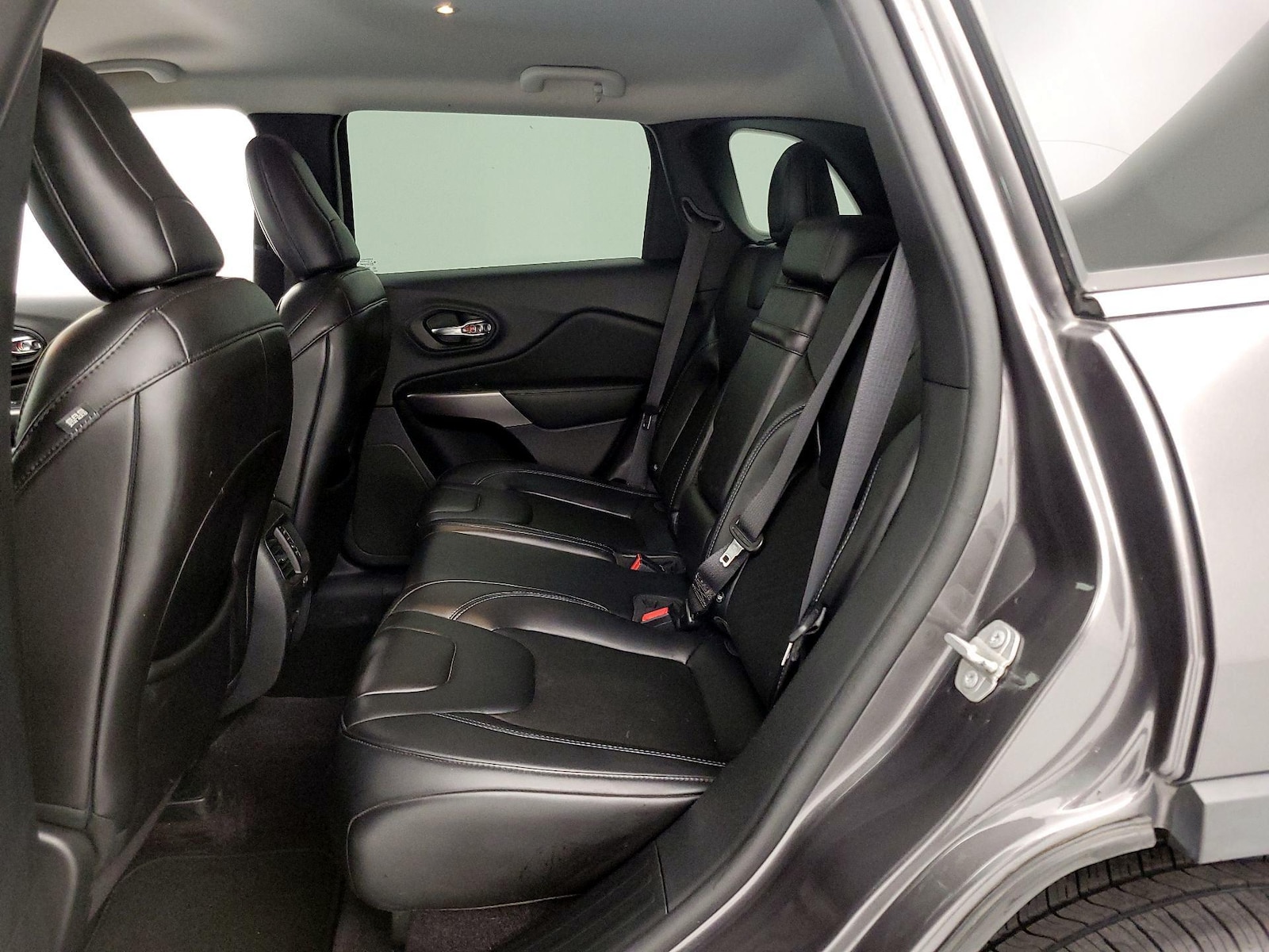 2019 Jeep Cherokee Latitude Plus - Photo 20