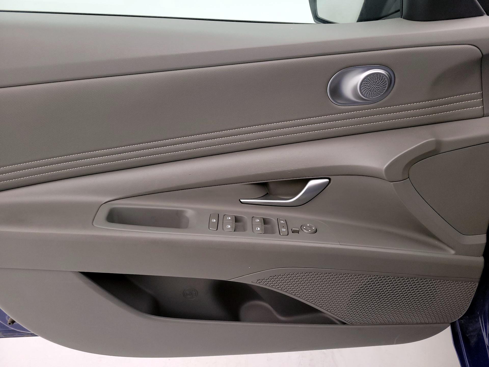 Thumbnail: 2023 Hyundai Elantra - 12